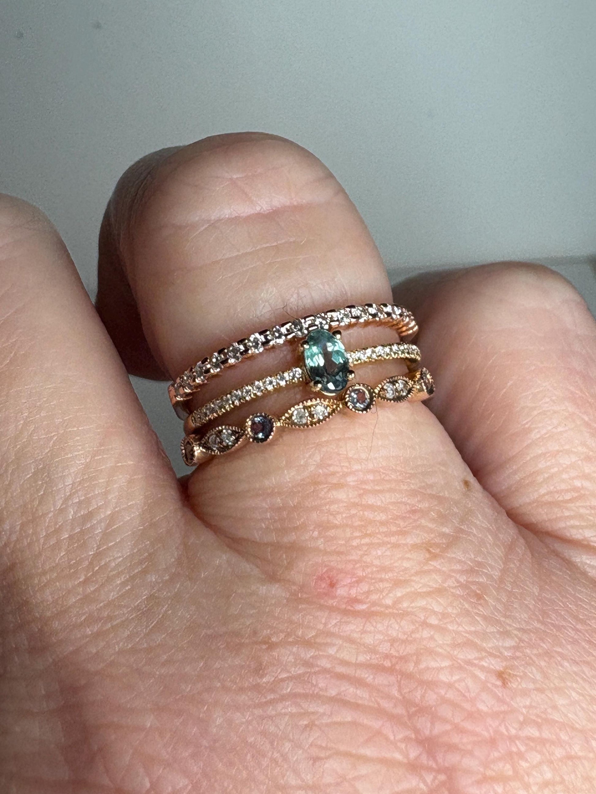 Natural Alexandrite and Diamond THIN Band Ring Solid 18k Gold size 6.5 - NewLifeJewelryVault