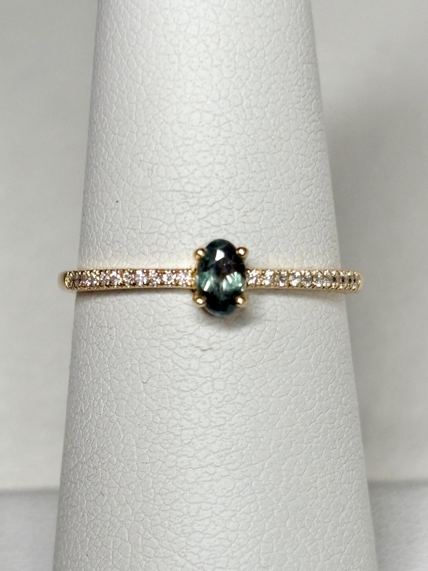 Natural Alexandrite and Diamond THIN Band Ring Solid 18k Gold size 6.5 - NewLifeJewelryVault