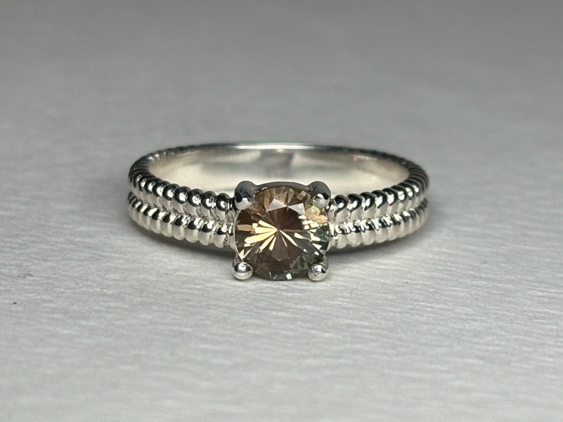 Bi-Color Dichroic Green Oregon Sunstone Braided Band Ring in Sterling Silver size 7 - NewLifeJewelryVault