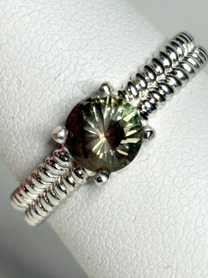 Bi-Color Dichroic Green Oregon Sunstone Braided Band Ring in Sterling Silver size 7 - NewLifeJewelryVault