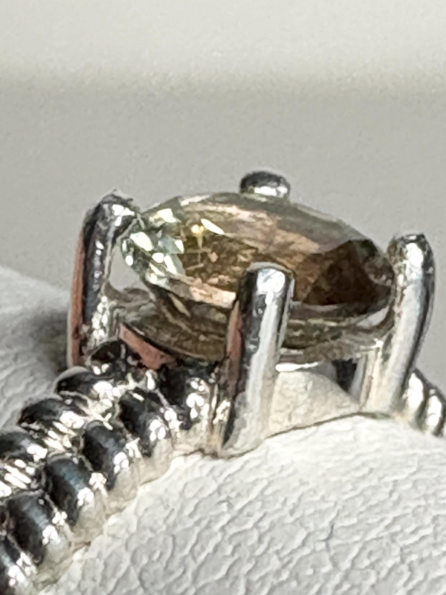 Bi-Color Dichroic Green Oregon Sunstone Braided Band Ring in Sterling Silver size 7 - NewLifeJewelryVault