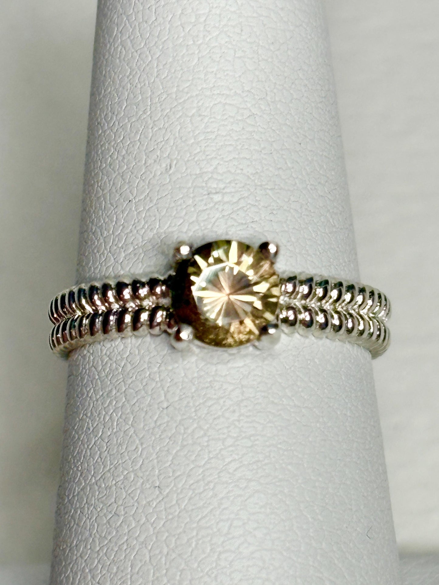 Bi-Color Dichroic Green Oregon Sunstone Braided Band Ring in Sterling Silver size 7 - NewLifeJewelryVault