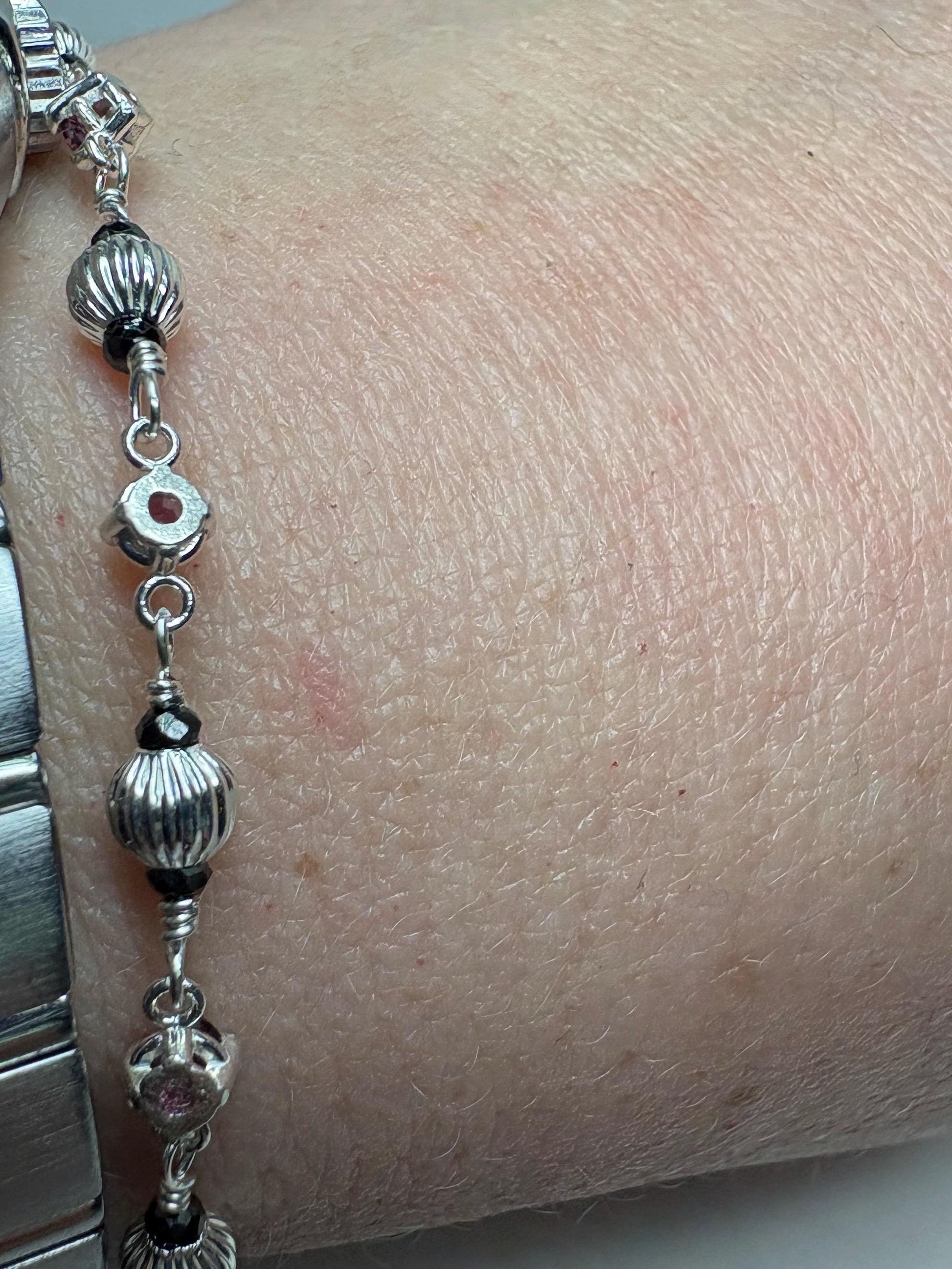 Rhodolite and Black Diamond Beaded Bracelet Sterling Silver 7.5" - NewLifeJewelryVault