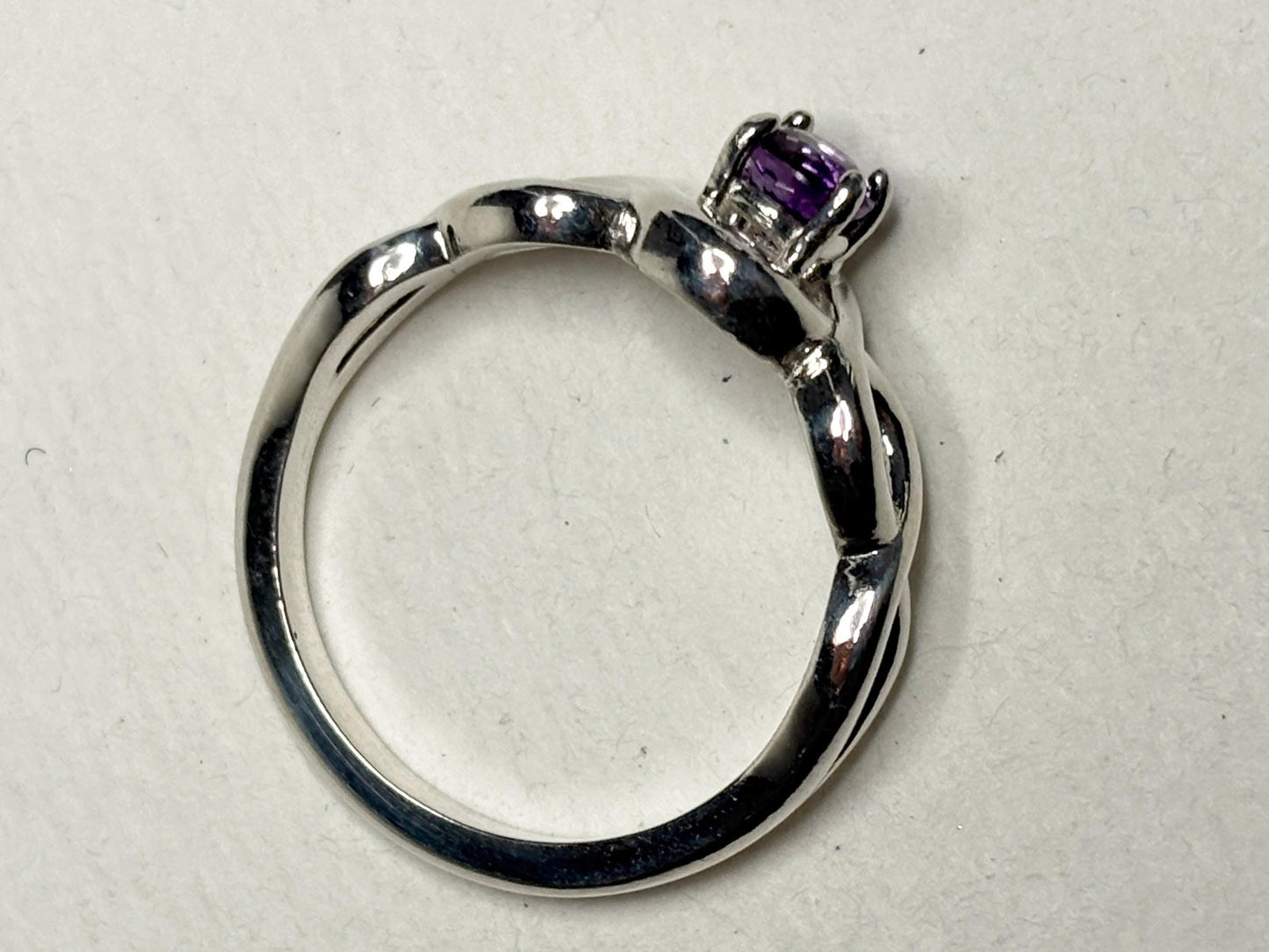 Arizona Amethyst Four Peaks Ribbon Twist Solitaire Ring Sterling Silver size 6.75 - NewLifeJewelryVault