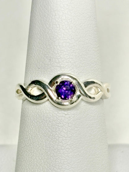 Arizona Amethyst Four Peaks Ribbon Twist Solitaire Ring Sterling Silver size 6.75 - NewLifeJewelryVault