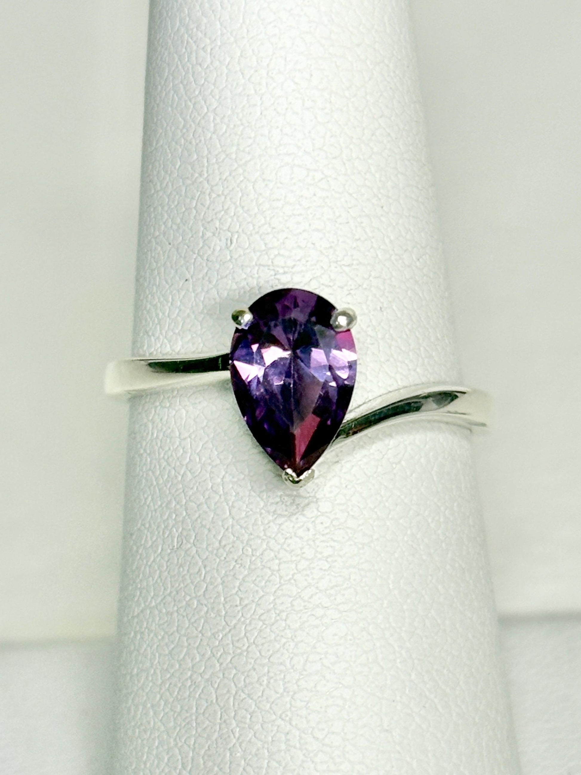 Lab Grown Color Change Pear Sapphire Ring in Sterling Silver size 7 - NewLifeJewelryVault
