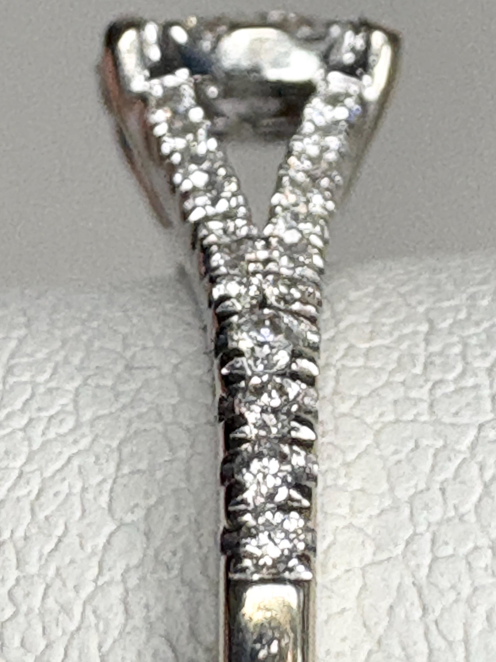 Diamond Halo Split Shank Ring Solid 14k White Gold 2.4g size 6.5 - NewLifeJewelryVault