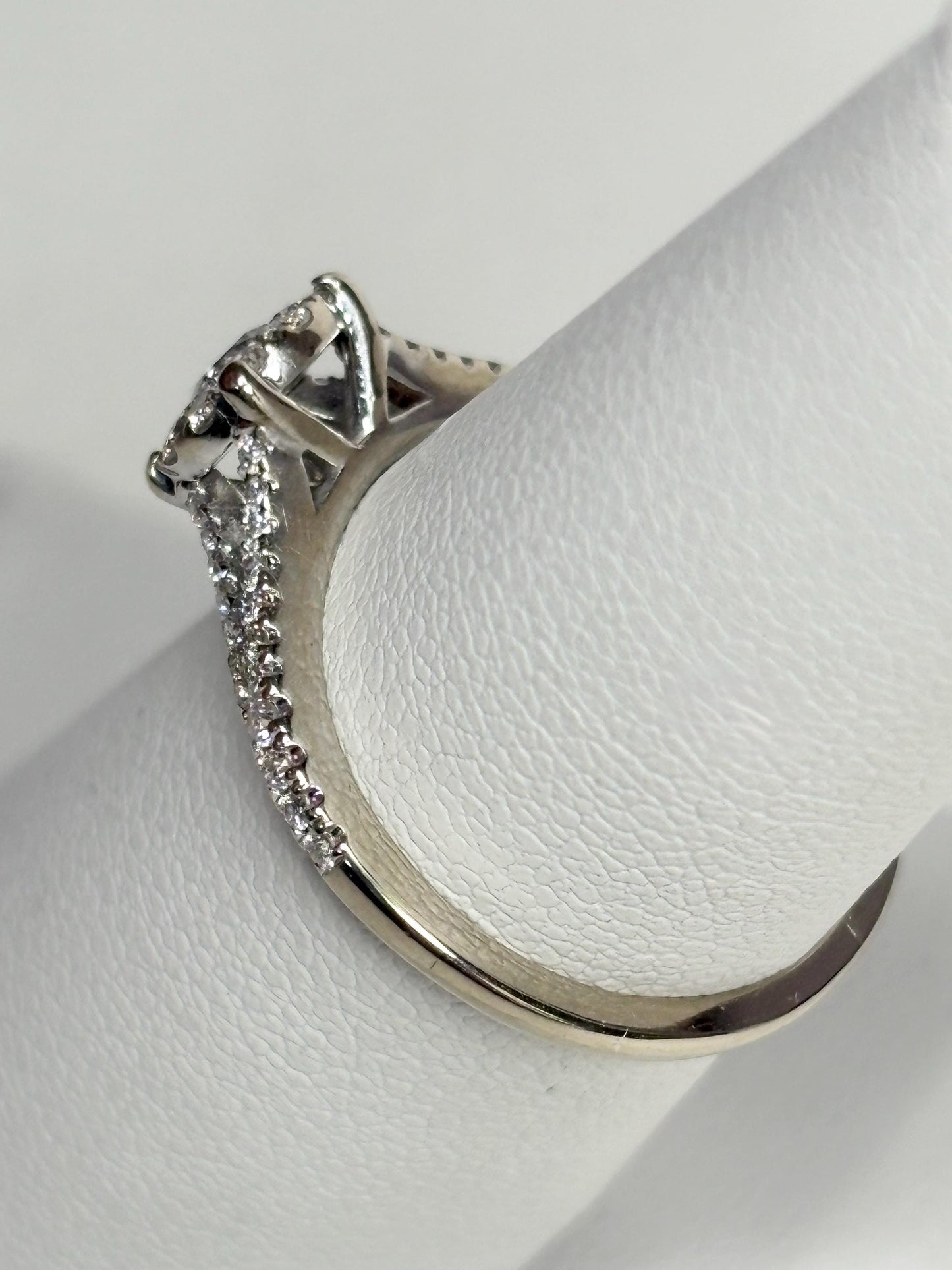 Diamond Halo Split Shank Ring Solid 14k White Gold 2.4g size 6.5 - NewLifeJewelryVault