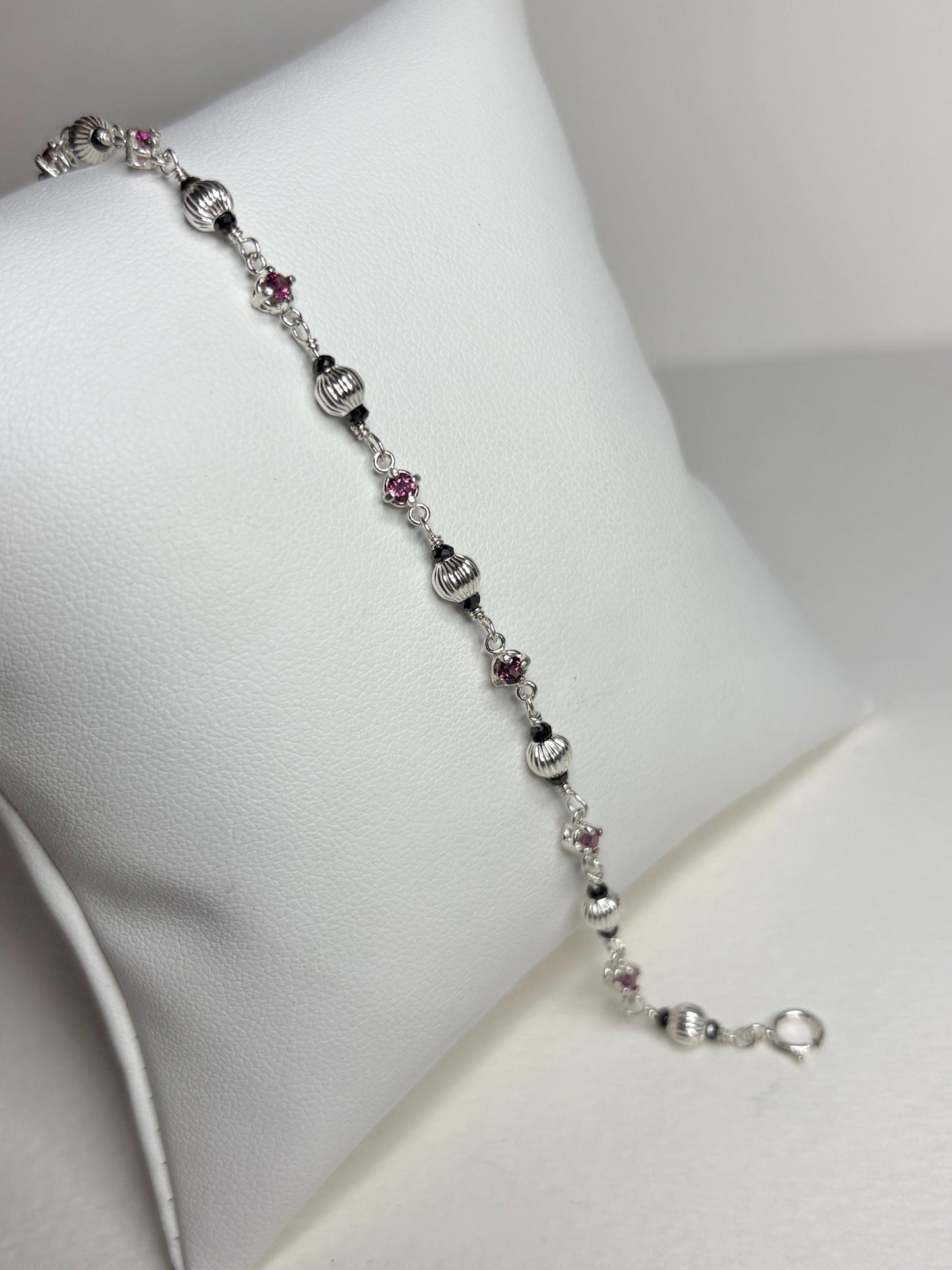 Rhodolite and Black Diamond Beaded Bracelet Sterling Silver 7.5" - NewLifeJewelryVault