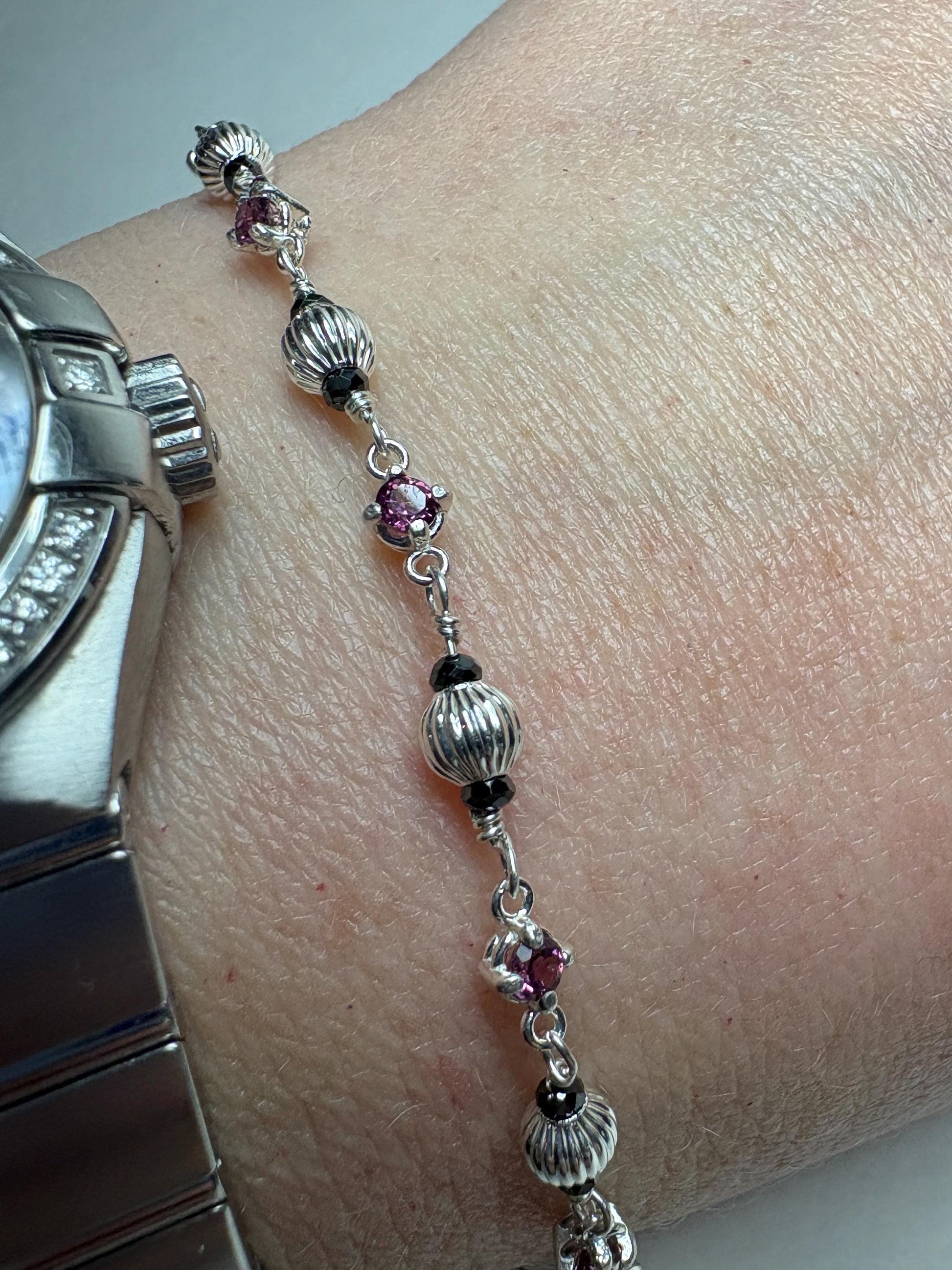 Rhodolite and Black Diamond Beaded Bracelet Sterling Silver 7.5" - NewLifeJewelryVault