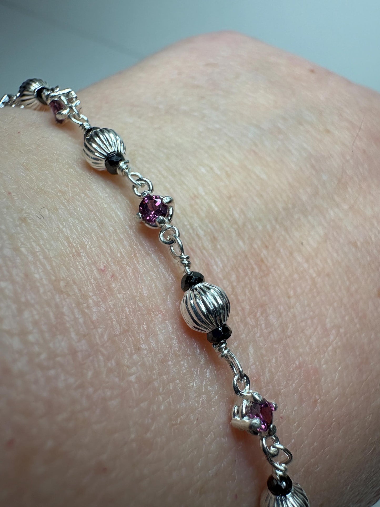 Rhodolite and Black Diamond Beaded Bracelet Sterling Silver 7.5" - NewLifeJewelryVault