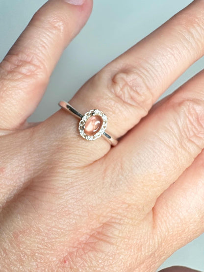 Oregon Sunstone Cabochon Ring Sterling Silver Strong Shiller size 8 - NewLifeJewelryVault