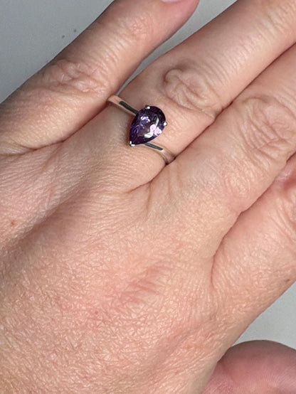Lab Grown Color Change Pear Sapphire Ring in Sterling Silver size 7 - NewLifeJewelryVault