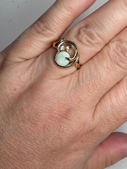 Australian Opal and Diamond Free-form Ring Solid 14k Gold 5g size 7.5 - NewLifeJewelryVault