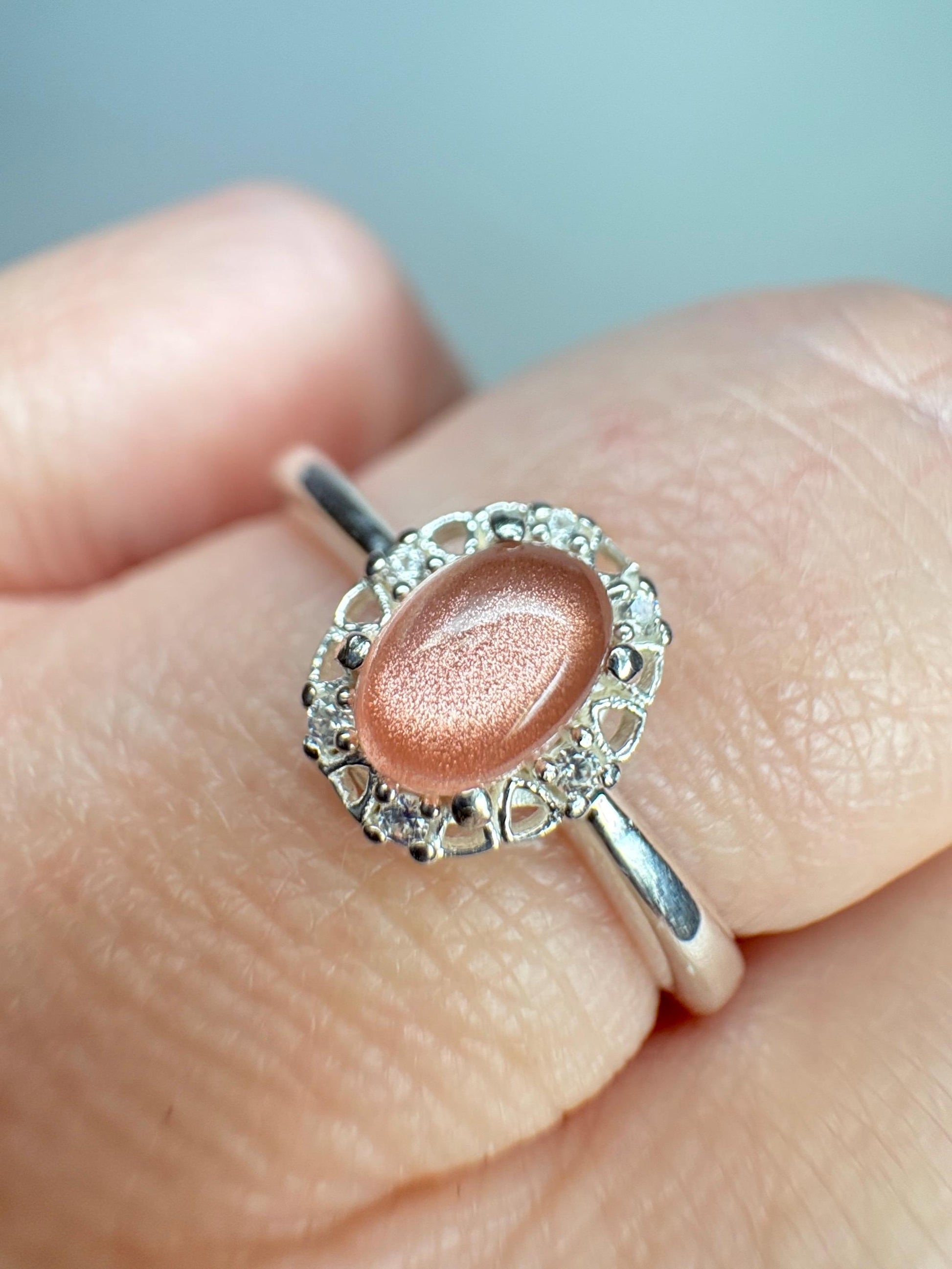 Oregon Sunstone Cabochon Ring Sterling Silver Strong Shiller size 8 - NewLifeJewelryVault