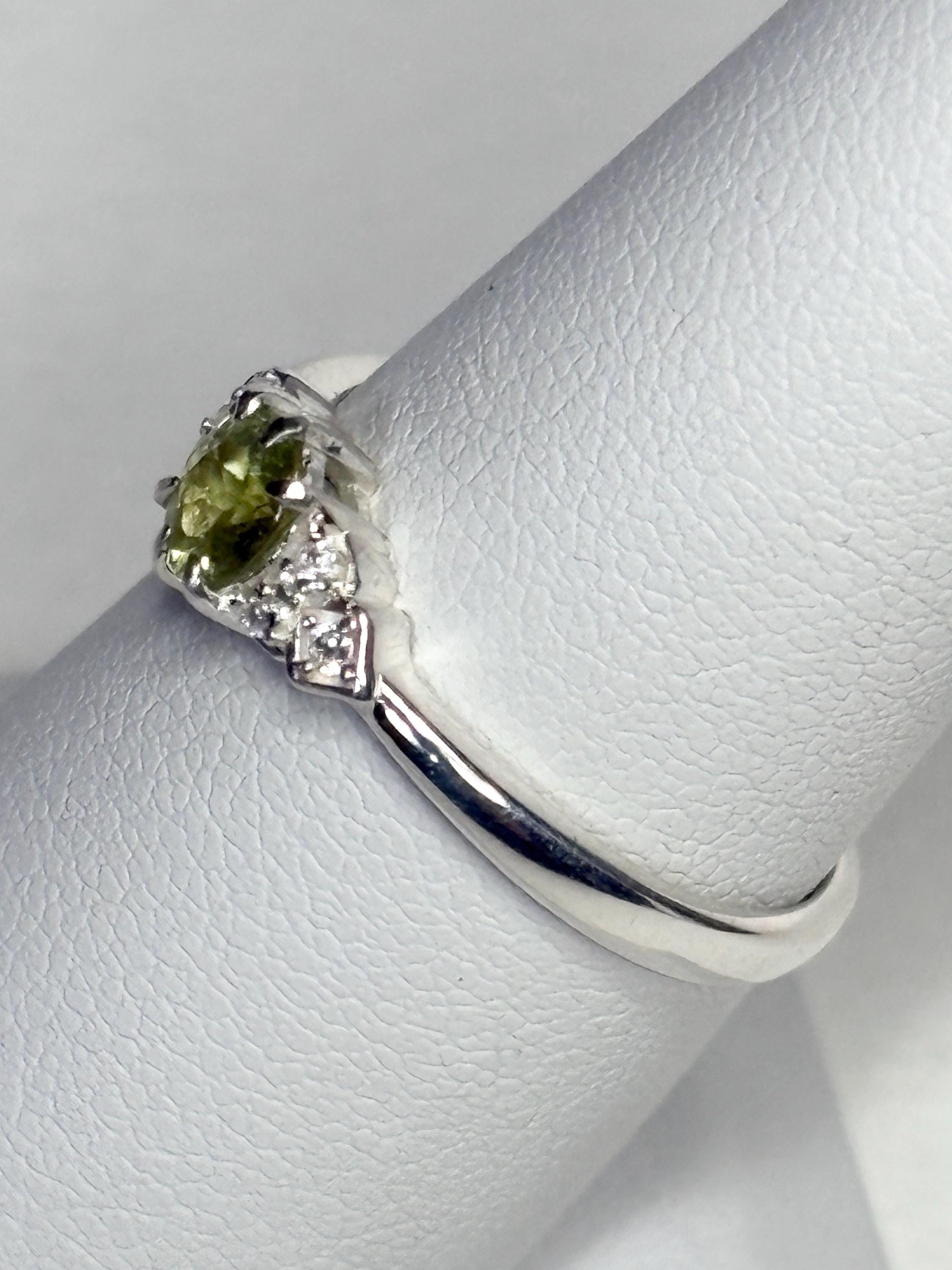 Pala California Light Green Tourmaline and Zircon Ring in Sterling Silver size 7 - NewLifeJewelryVault