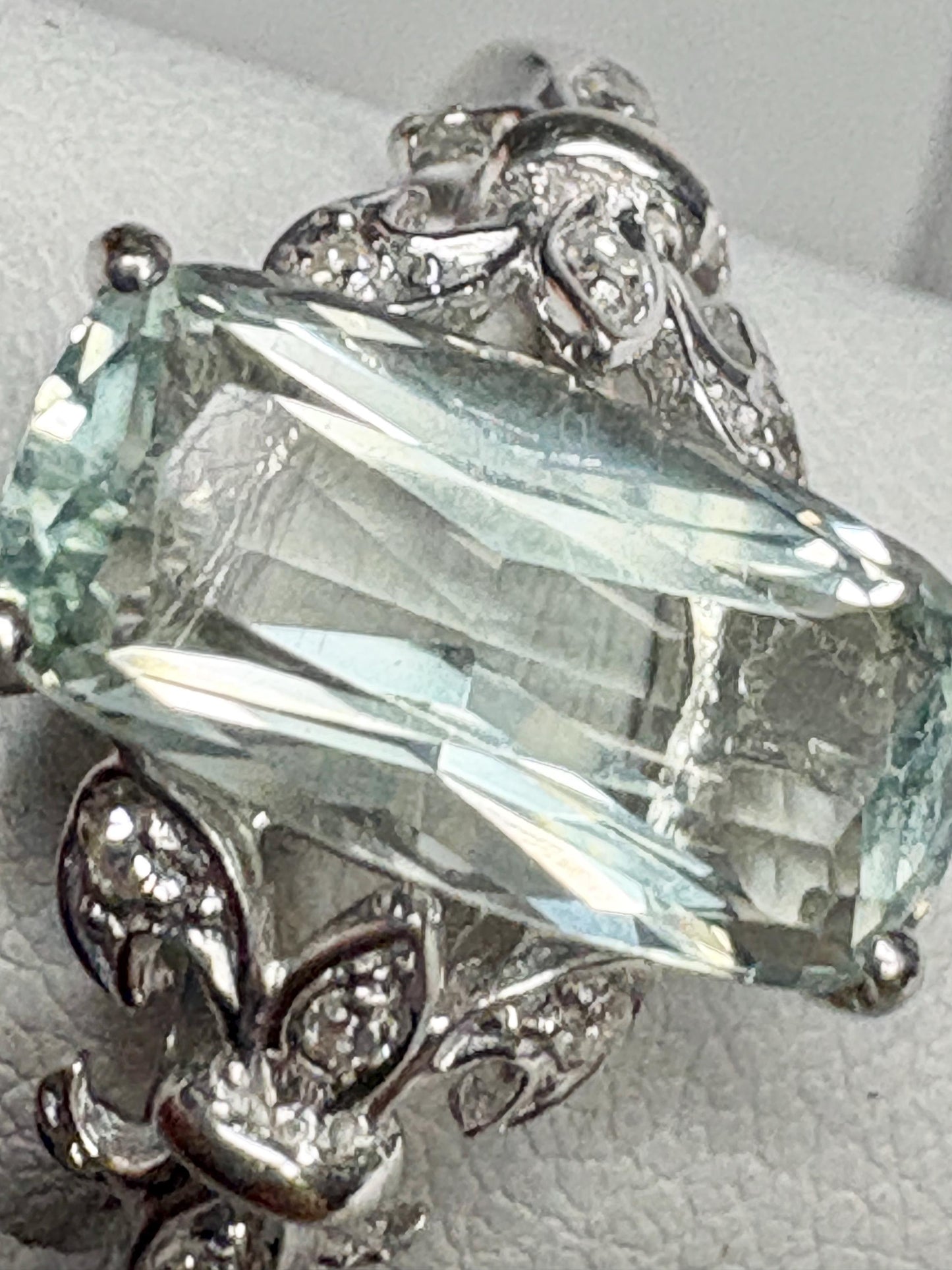 Prasiolite Green Quartz and Diamond Fleur De Lis Ring Solid 14k White Gold size 6.5 - NewLifeJewelryVault