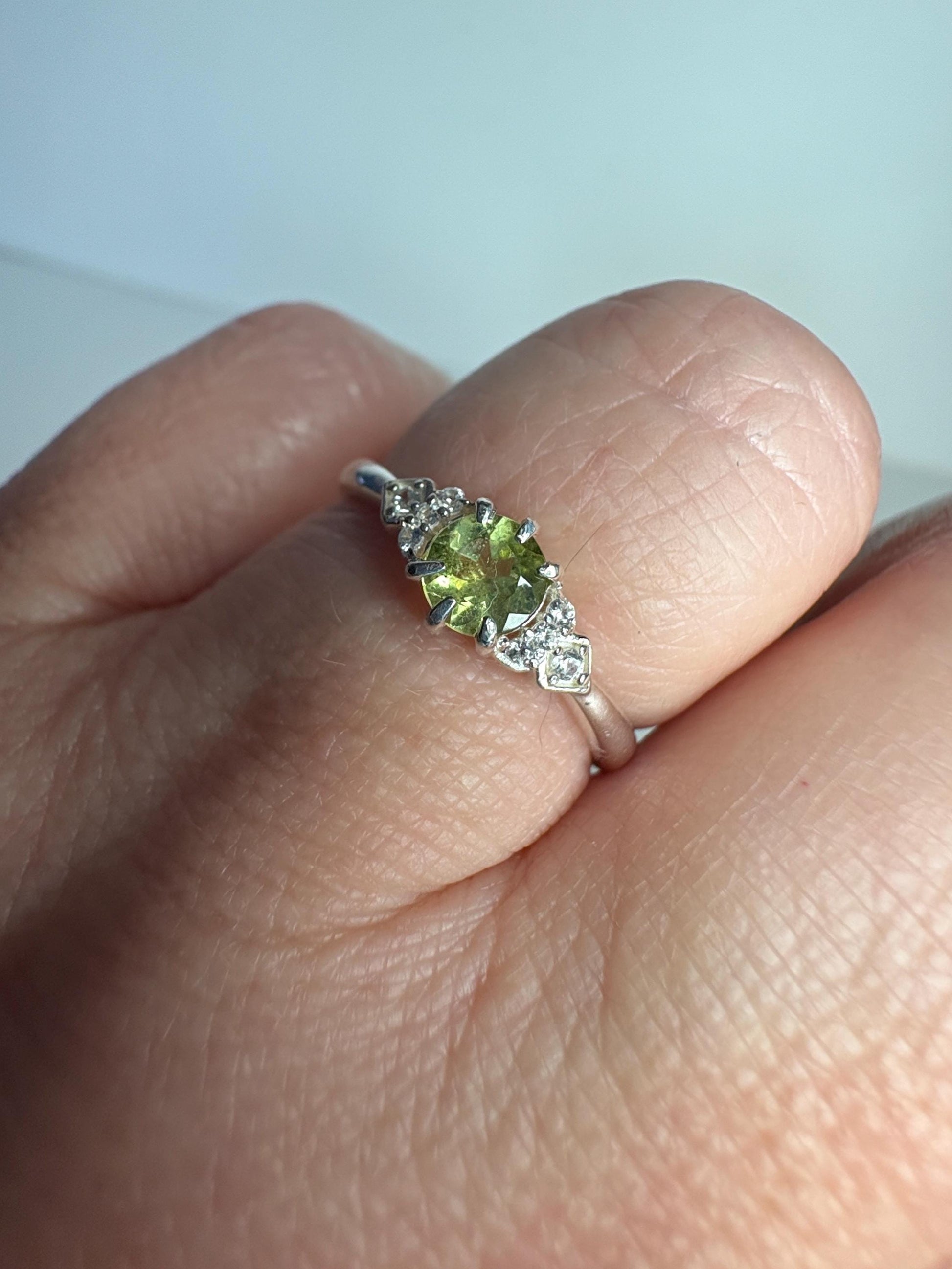 Pala California Light Green Tourmaline and Zircon Ring in Sterling Silver size 7 - NewLifeJewelryVault
