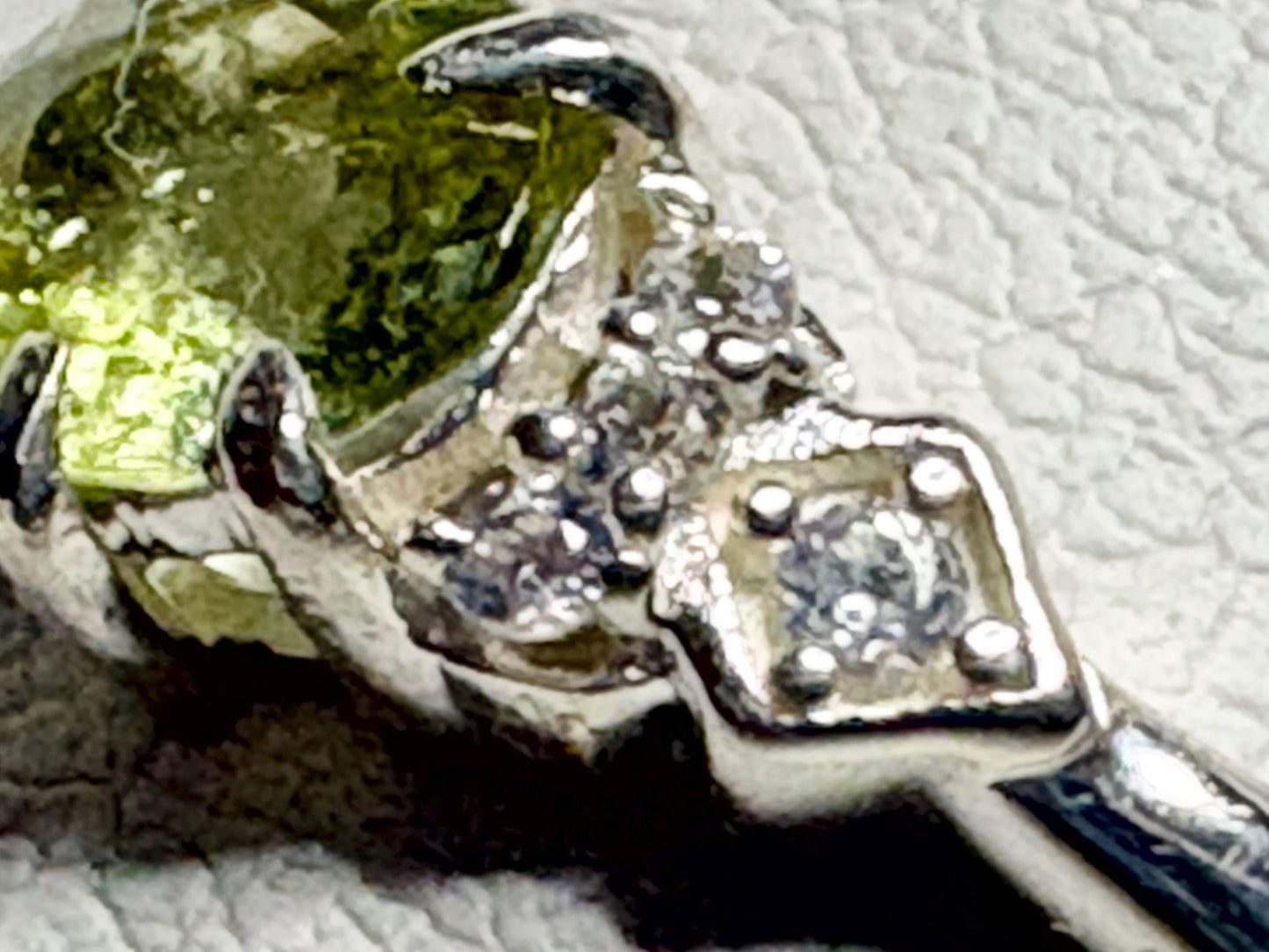 Pala California Light Green Tourmaline and Zircon Ring in Sterling Silver size 7 - NewLifeJewelryVault