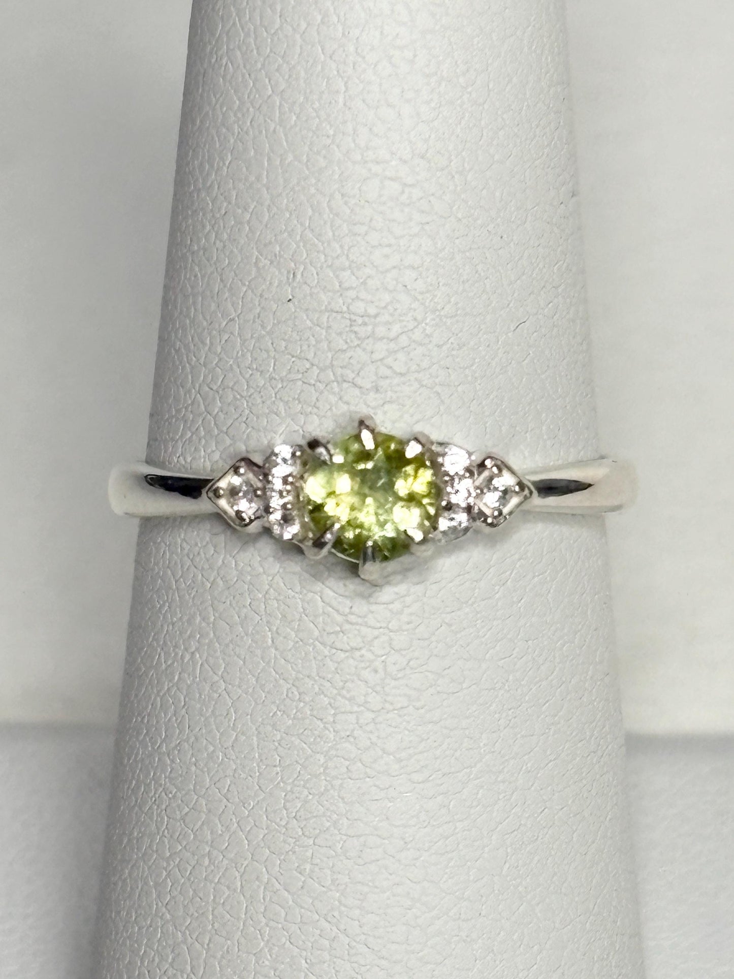 Pala California Light Green Tourmaline and Zircon Ring in Sterling Silver size 7 - NewLifeJewelryVault