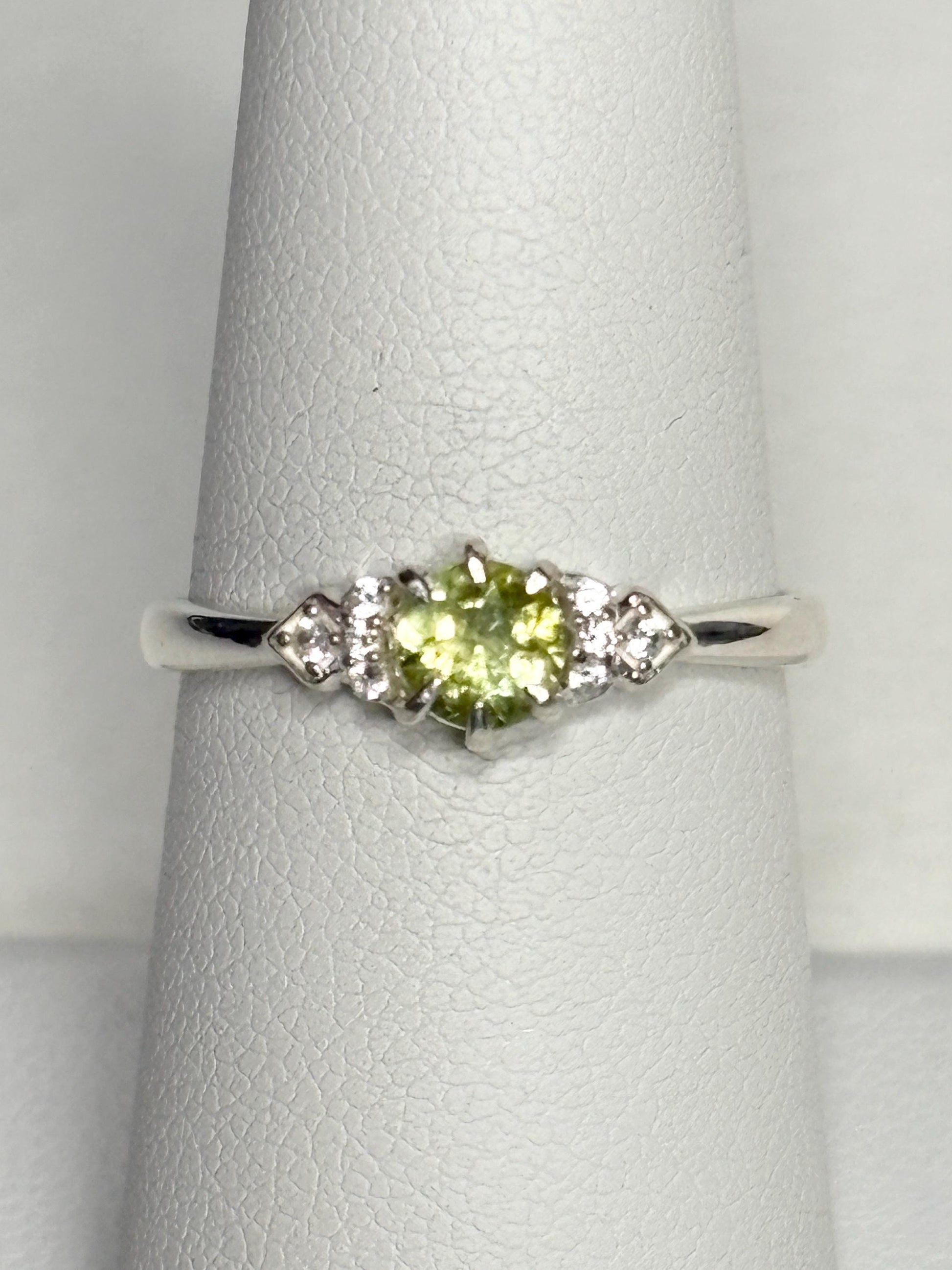 Pala California Light Green Tourmaline and Zircon Ring in Sterling Silver size 7 - NewLifeJewelryVault
