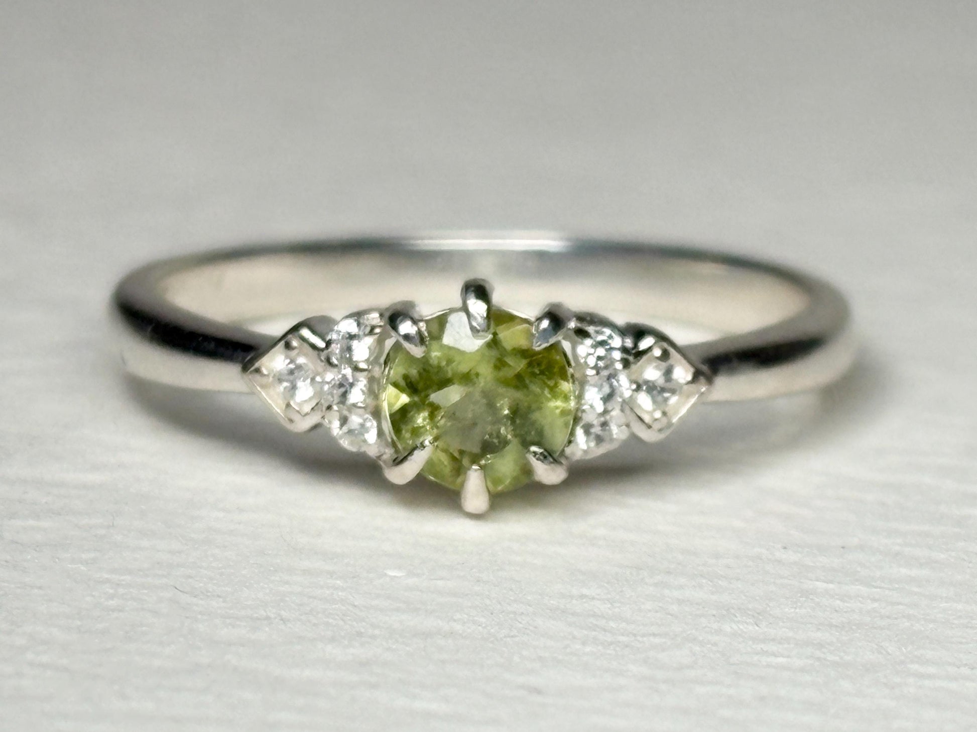 Pala California Light Green Tourmaline and Zircon Ring in Sterling Silver size 7 - NewLifeJewelryVault