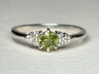 Pala California Light Green Tourmaline and Zircon Ring in Sterling Silver size 7 - NewLifeJewelryVault