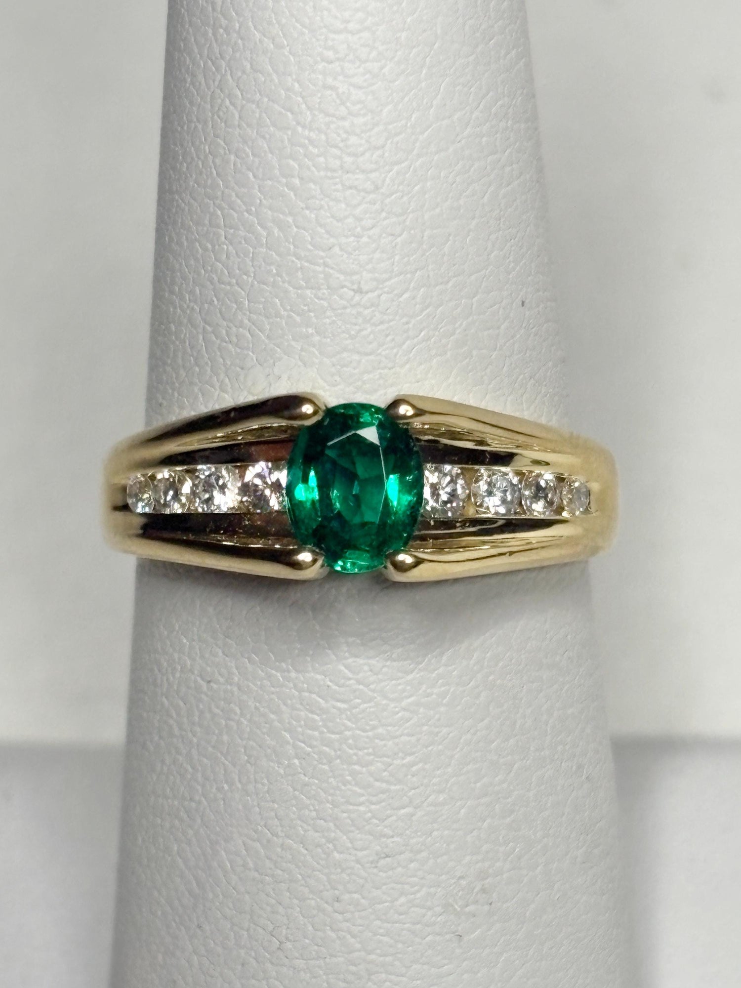 Natural Emerald and Diamond Ring By Spark 18k size 7 - NewLifeJewelryVault