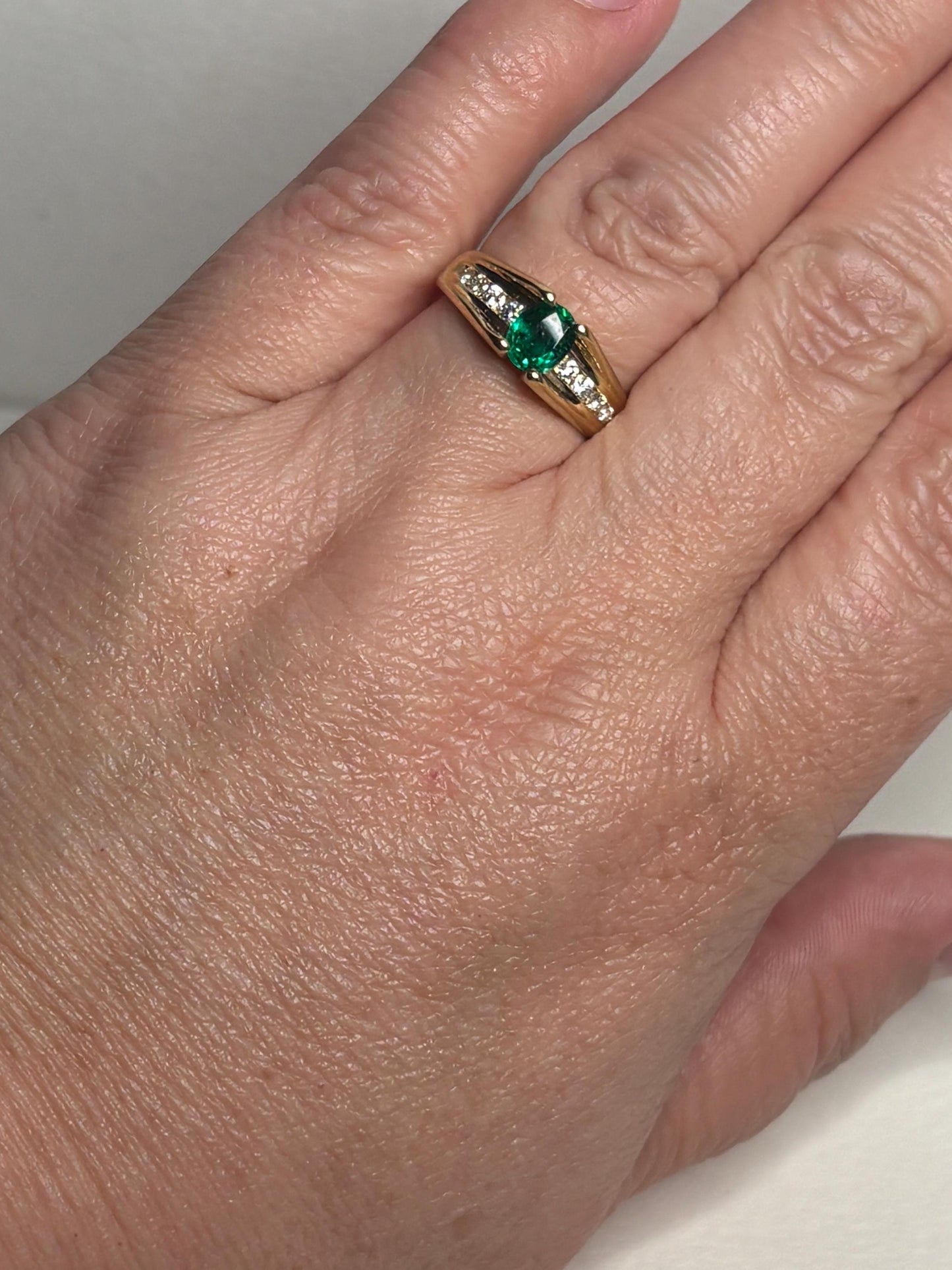 Natural Emerald and Diamond Ring By Spark 18k size 7 - NewLifeJewelryVault