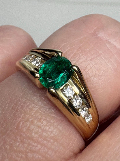 Natural Emerald and Diamond Ring By Spark 18k size 7 - NewLifeJewelryVault