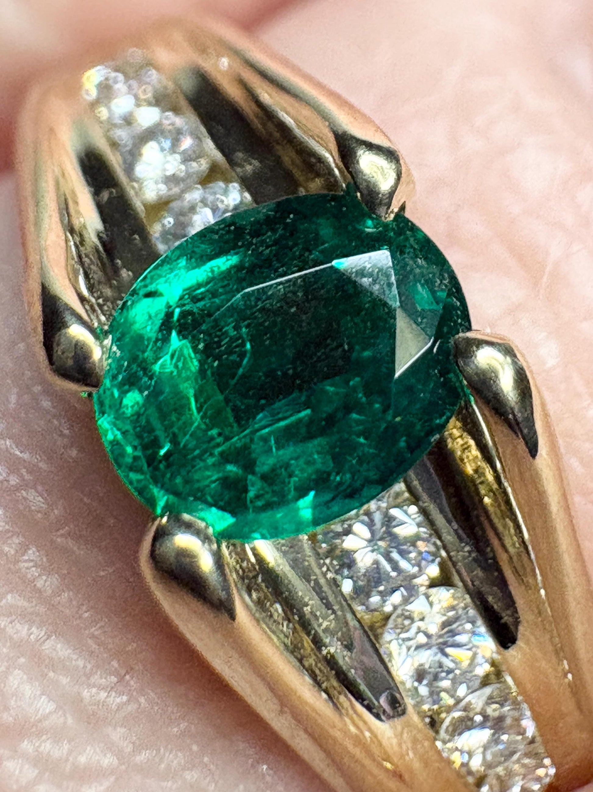 Natural Emerald and Diamond Ring By Spark 18k size 7 - NewLifeJewelryVault