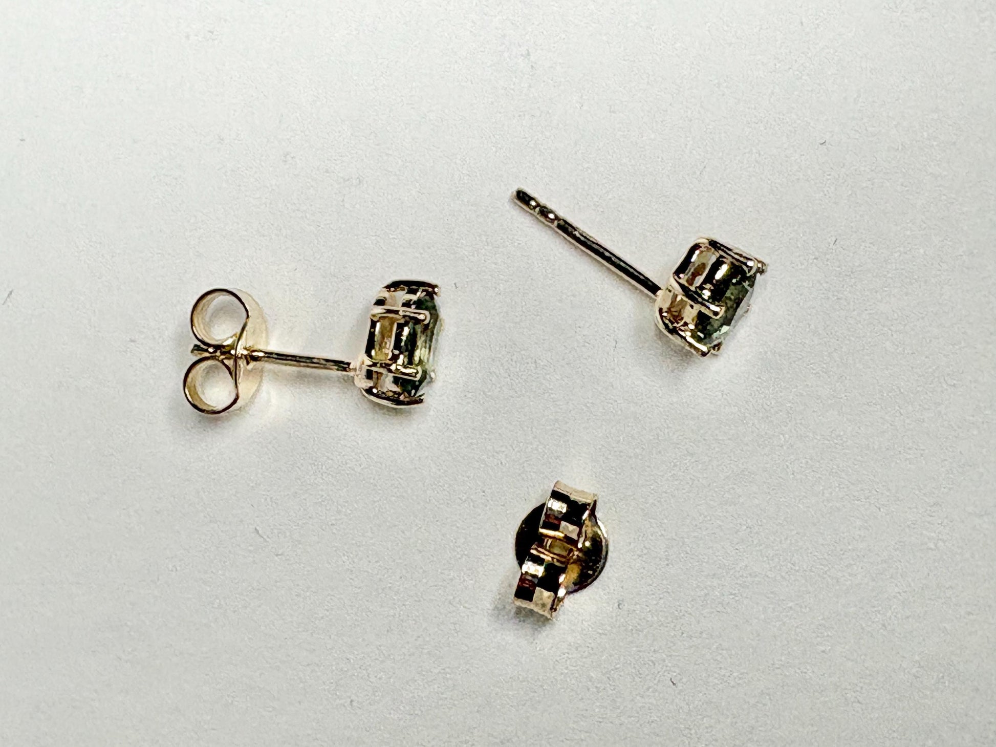 Teal Green Oregon Sunstone Stud Earrings Oval 9k Gold 6x4mm - NewLifeJewelryVault