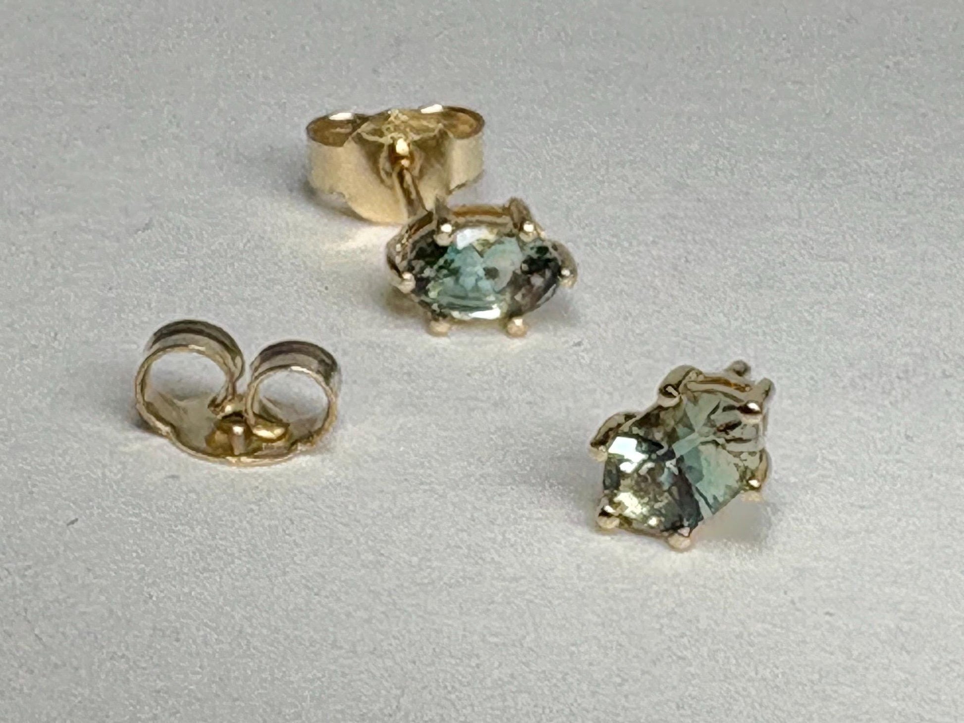 Teal Green Oregon Sunstone Stud Earrings Oval 9k Gold 6x4mm - NewLifeJewelryVault