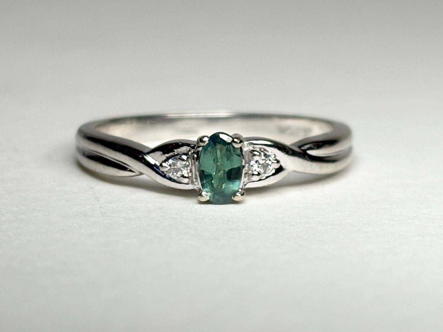 Alexandrite and Diamond Ring Solid 10k White Gold size 6.75 - NewLifeJewelryVault