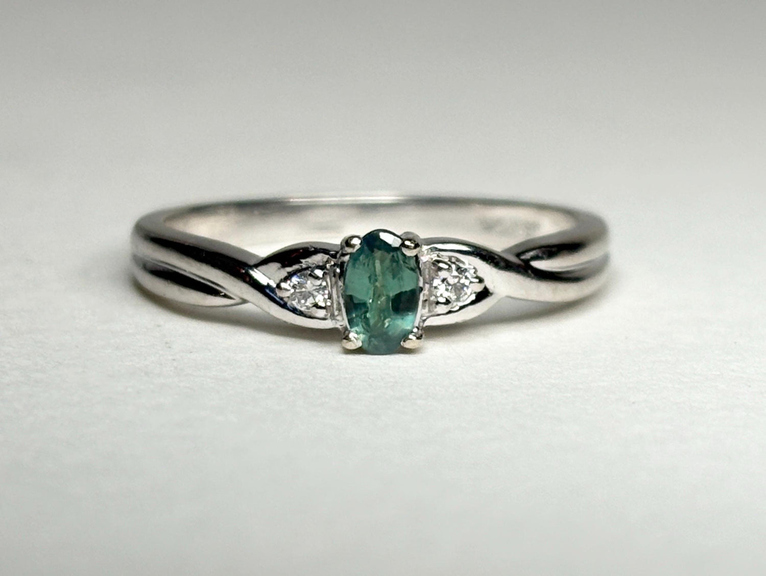 Alexandrite and Diamond Ring Solid 10k White Gold size 6.75 - NewLifeJewelryVault