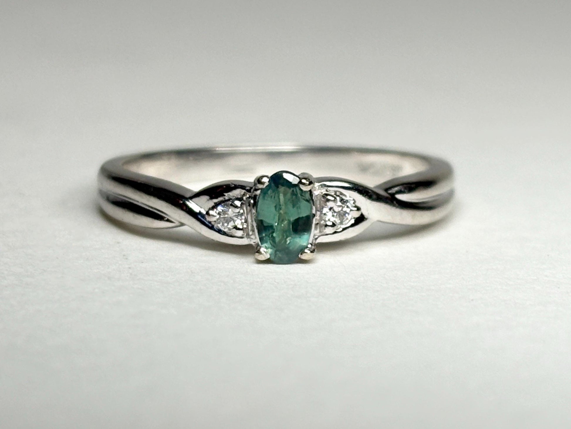 Alexandrite and Diamond Ring Solid 10k White Gold size 6.75 - NewLifeJewelryVault