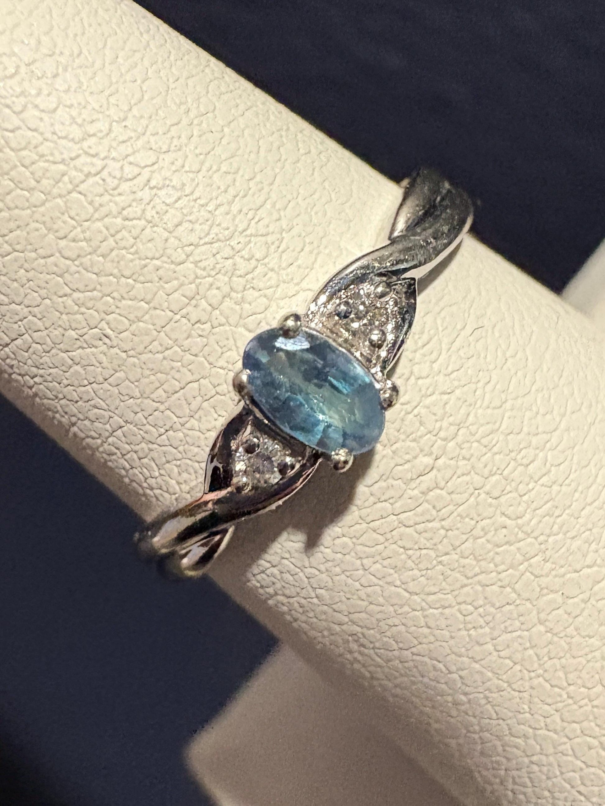 Alexandrite and Diamond Ring Solid 10k White Gold size 6.75 - NewLifeJewelryVault