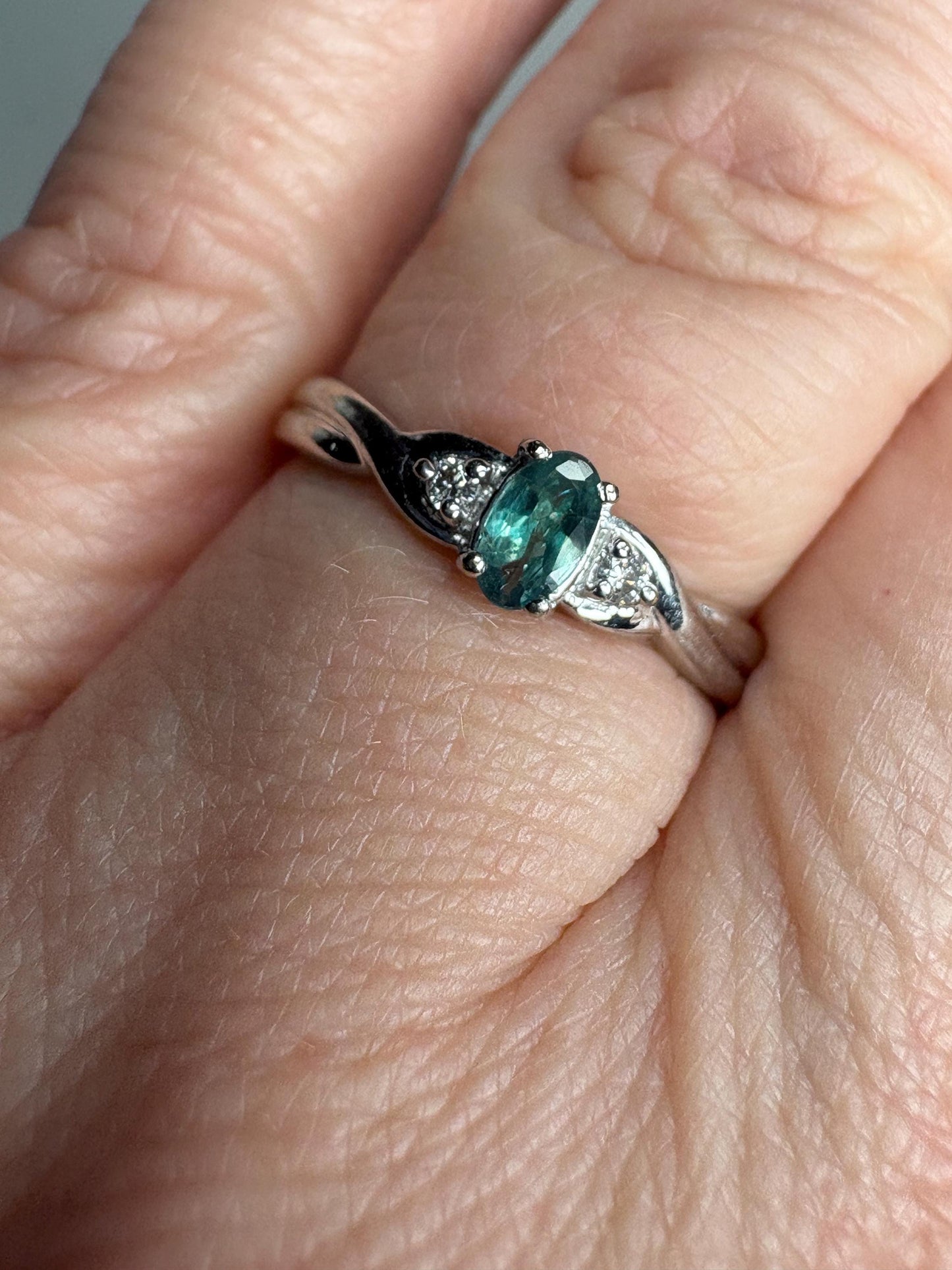 Alexandrite and Diamond Ring Solid 10k White Gold size 6.75 - NewLifeJewelryVault