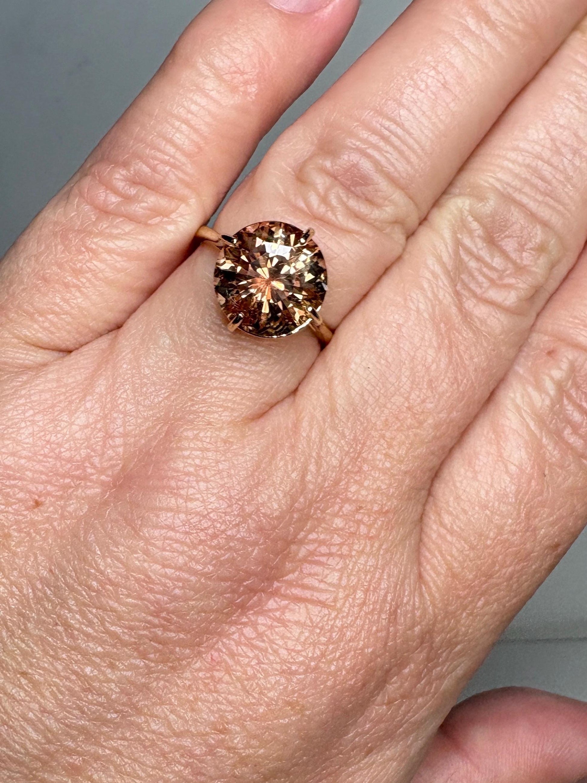 Stunning Bi Color Light Red Oregon Sunstone Solitaire in 14k Gold 4.84ct size 7 - NewLifeJewelryVault
