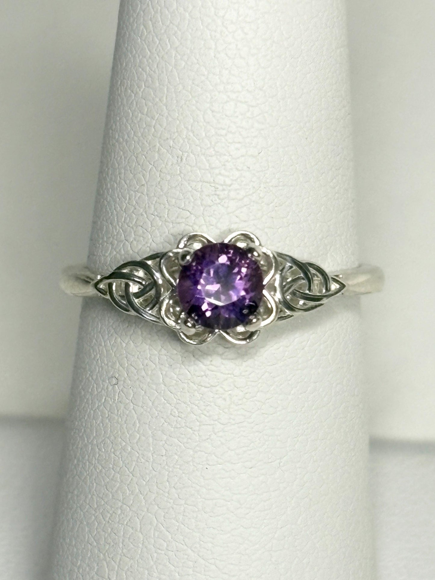 Arizona Four Peaks Amethyst Celtic Style Solitaire Ring Sterling Silver size 6.75 - NewLifeJewelryVault