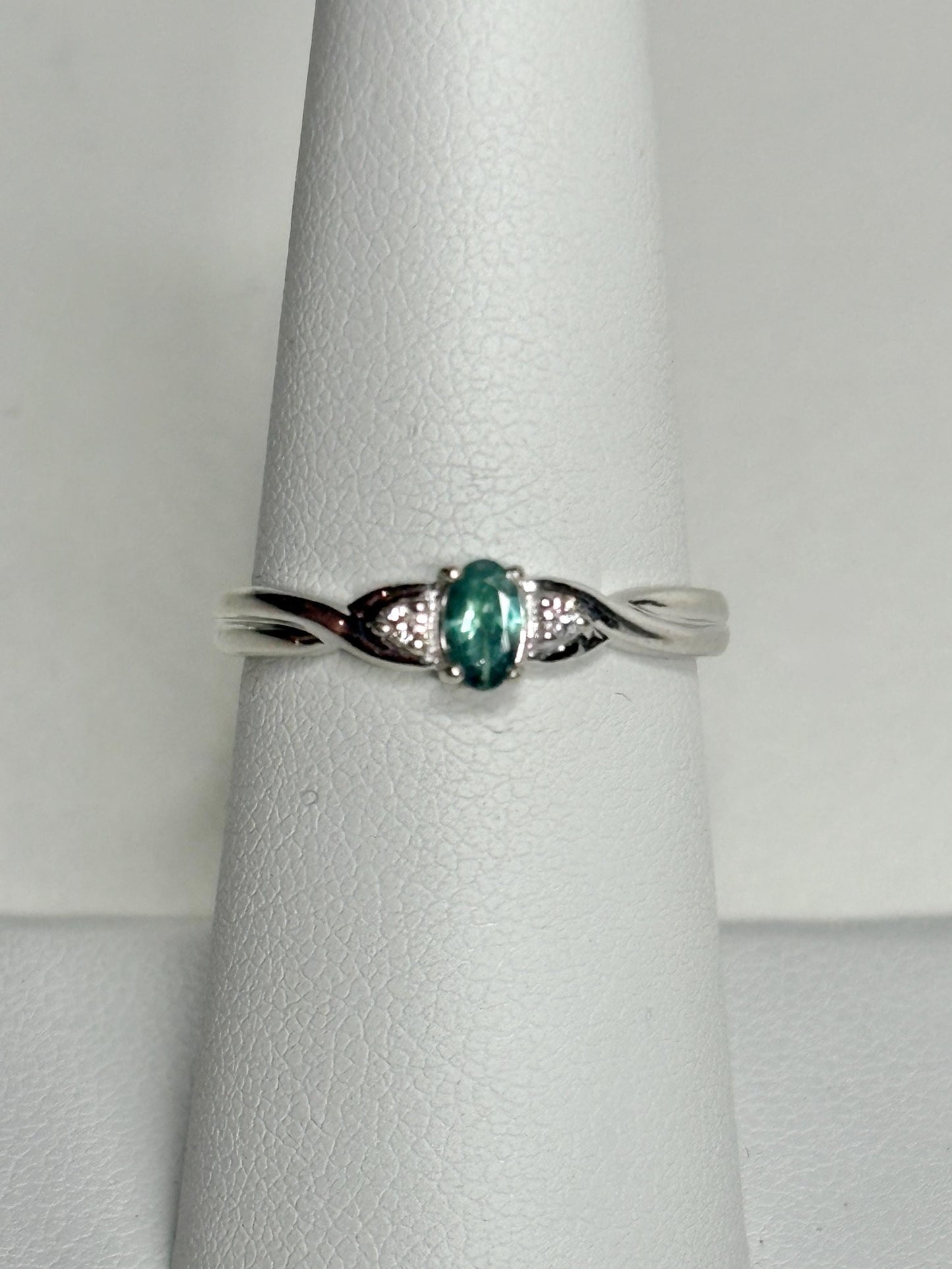 Alexandrite and Diamond Ring Solid 10k White Gold size 6.75 - NewLifeJewelryVault
