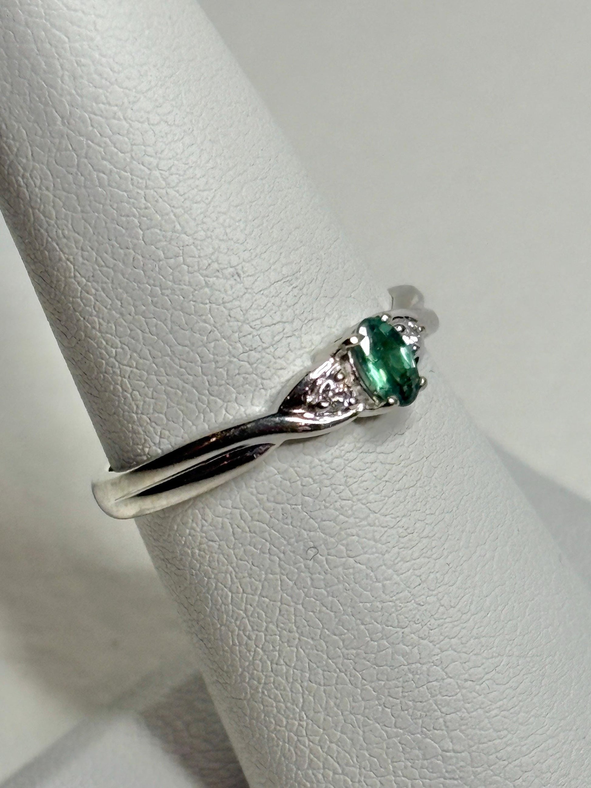 Alexandrite and Diamond Ring Solid 10k White Gold size 6.75 - NewLifeJewelryVault