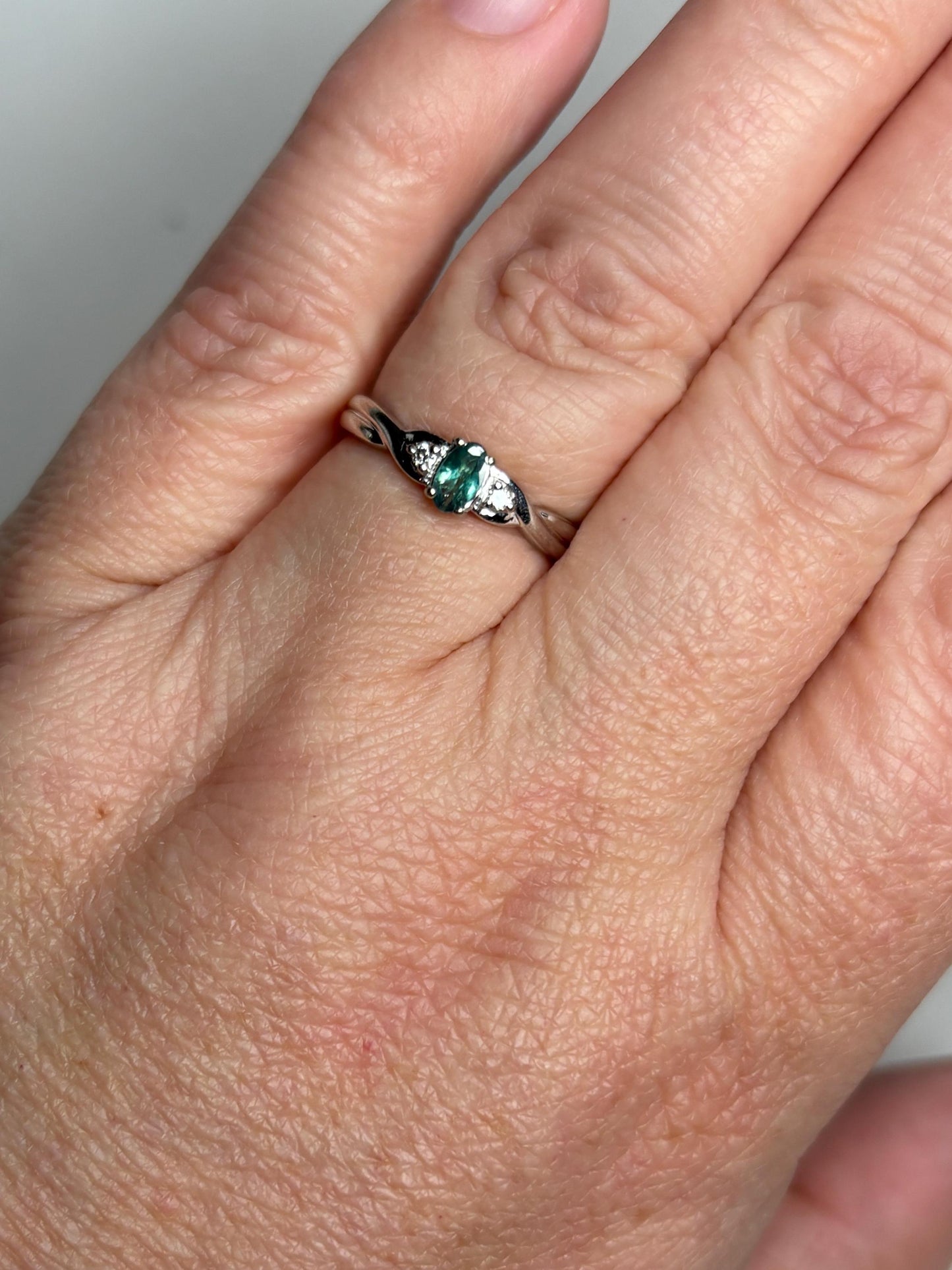 Alexandrite and Diamond Ring Solid 10k White Gold size 6.75 - NewLifeJewelryVault