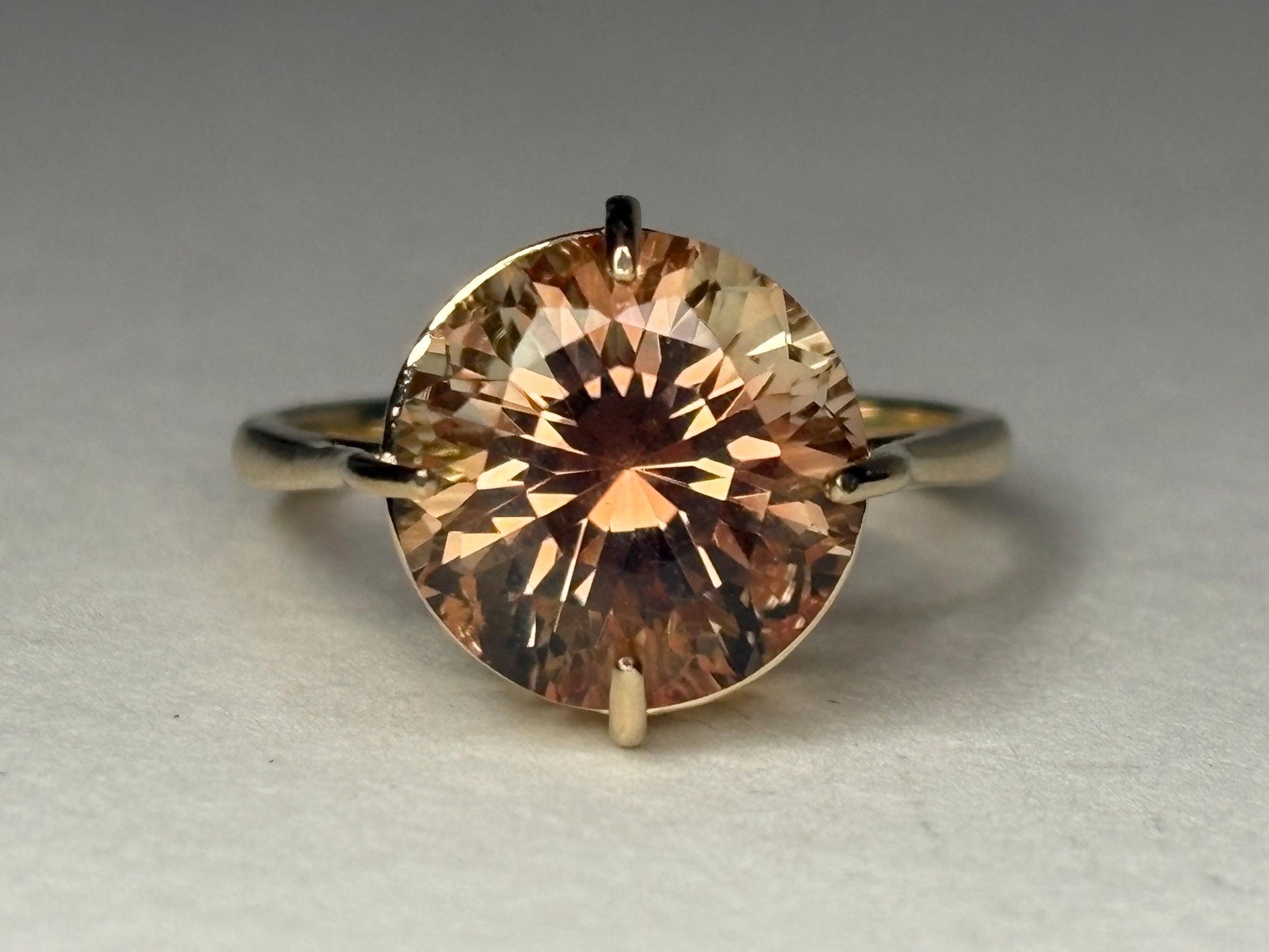 Stunning Bi Color Light Red Oregon Sunstone Solitaire in 14k Gold 4.84ct size 7 - NewLifeJewelryVault