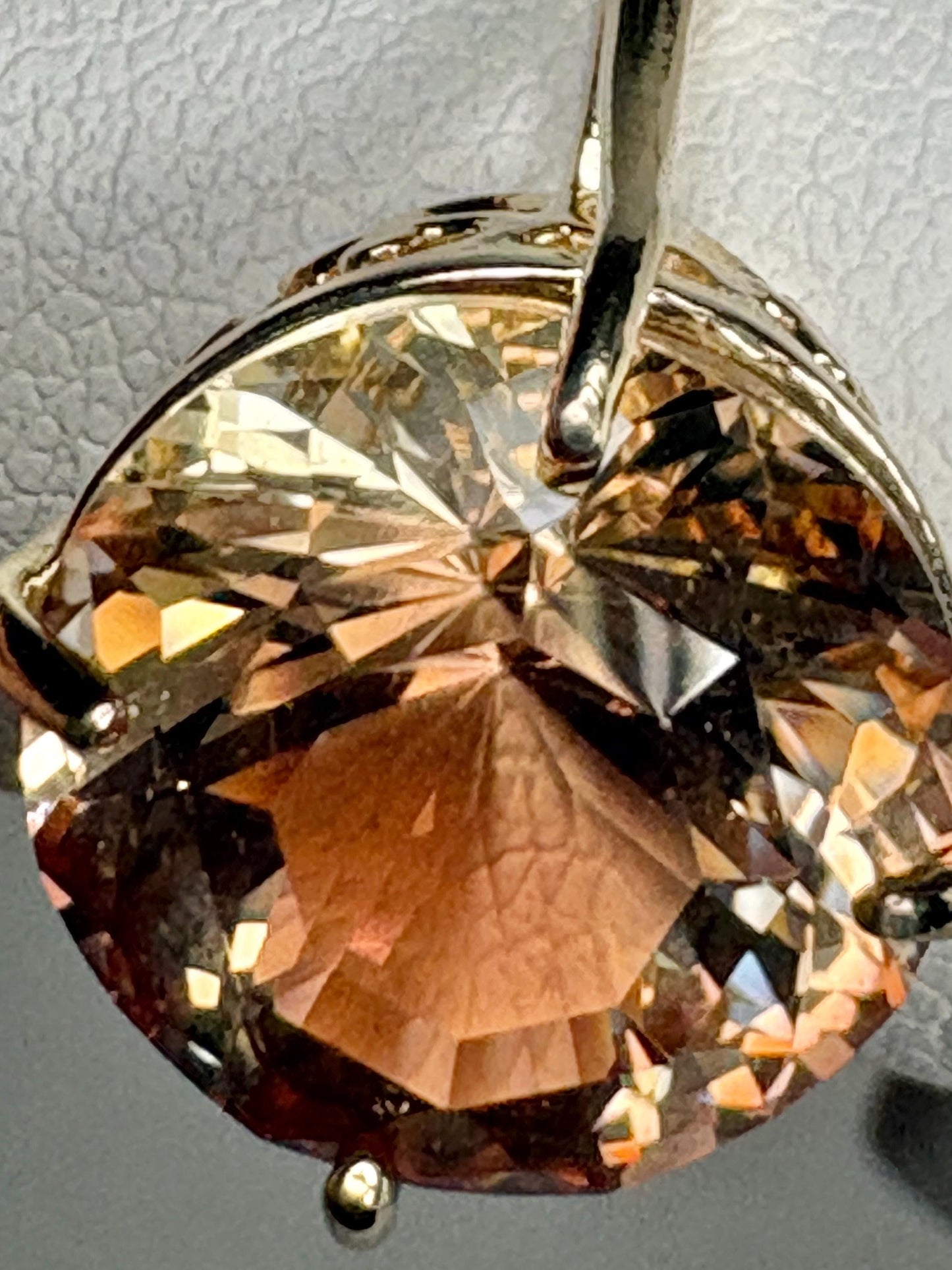Stunning Bi Color Light Red Oregon Sunstone Solitaire in 14k Gold 4.84ct size 7 - NewLifeJewelryVault