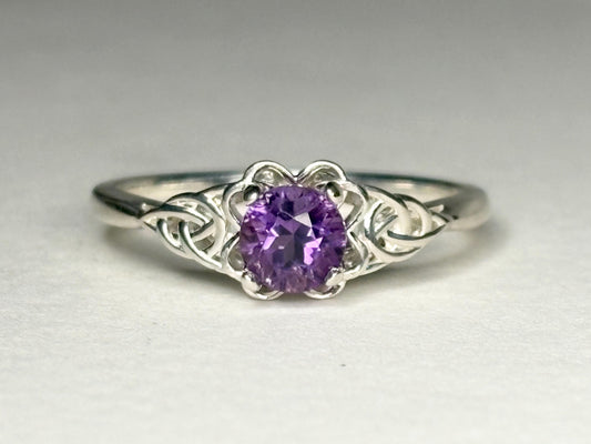 Arizona Four Peaks Amethyst Celtic Style Solitaire Ring Sterling Silver size 6.75 - NewLifeJewelryVault