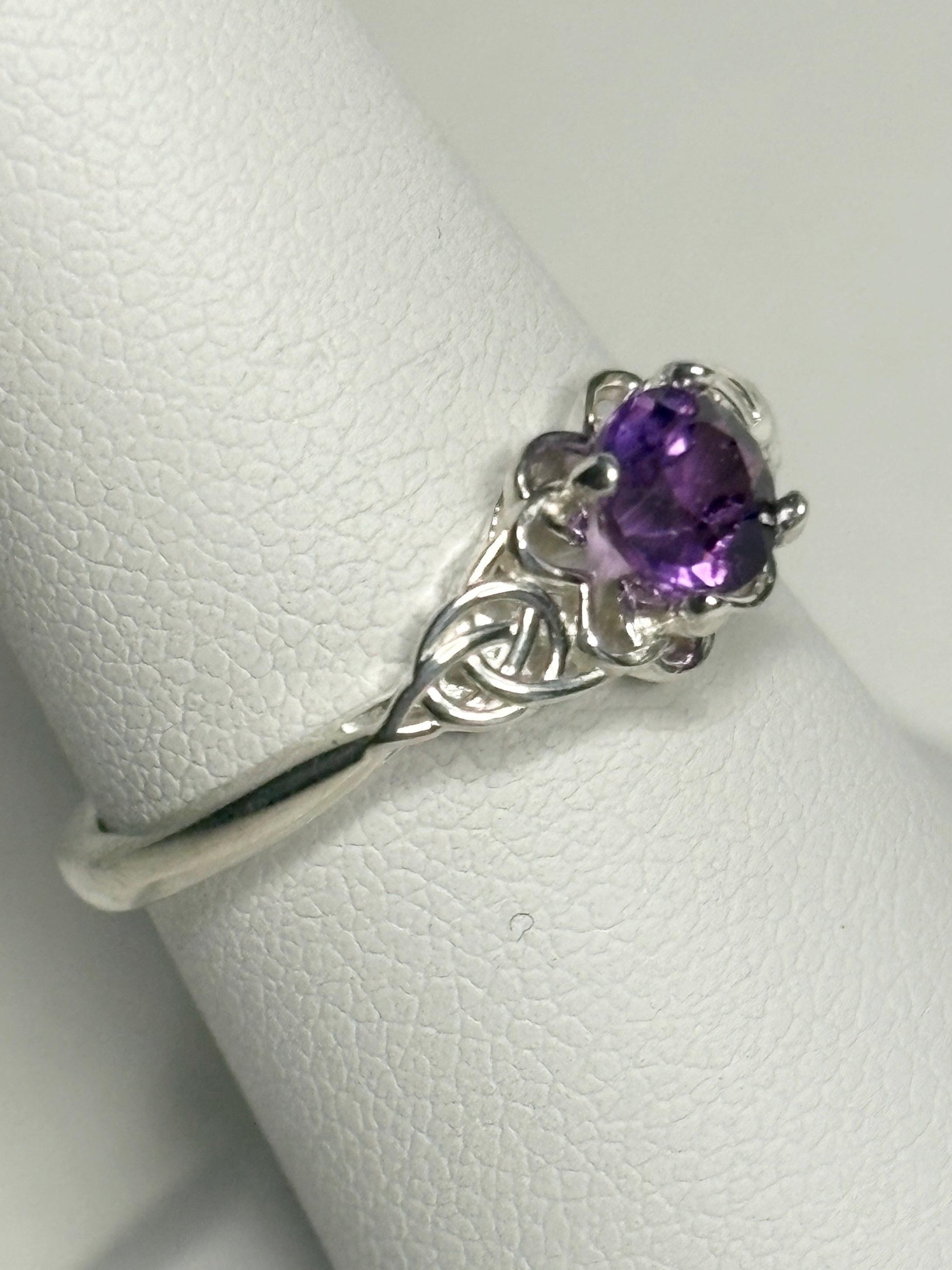 Arizona Four Peaks Amethyst Celtic Style Solitaire Ring Sterling Silver size 6.75 - NewLifeJewelryVault