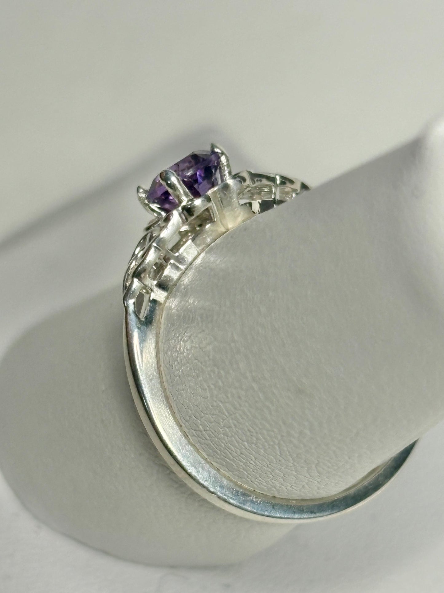 Arizona Four Peaks Amethyst Celtic Style Solitaire Ring Sterling Silver size 6.75 - NewLifeJewelryVault