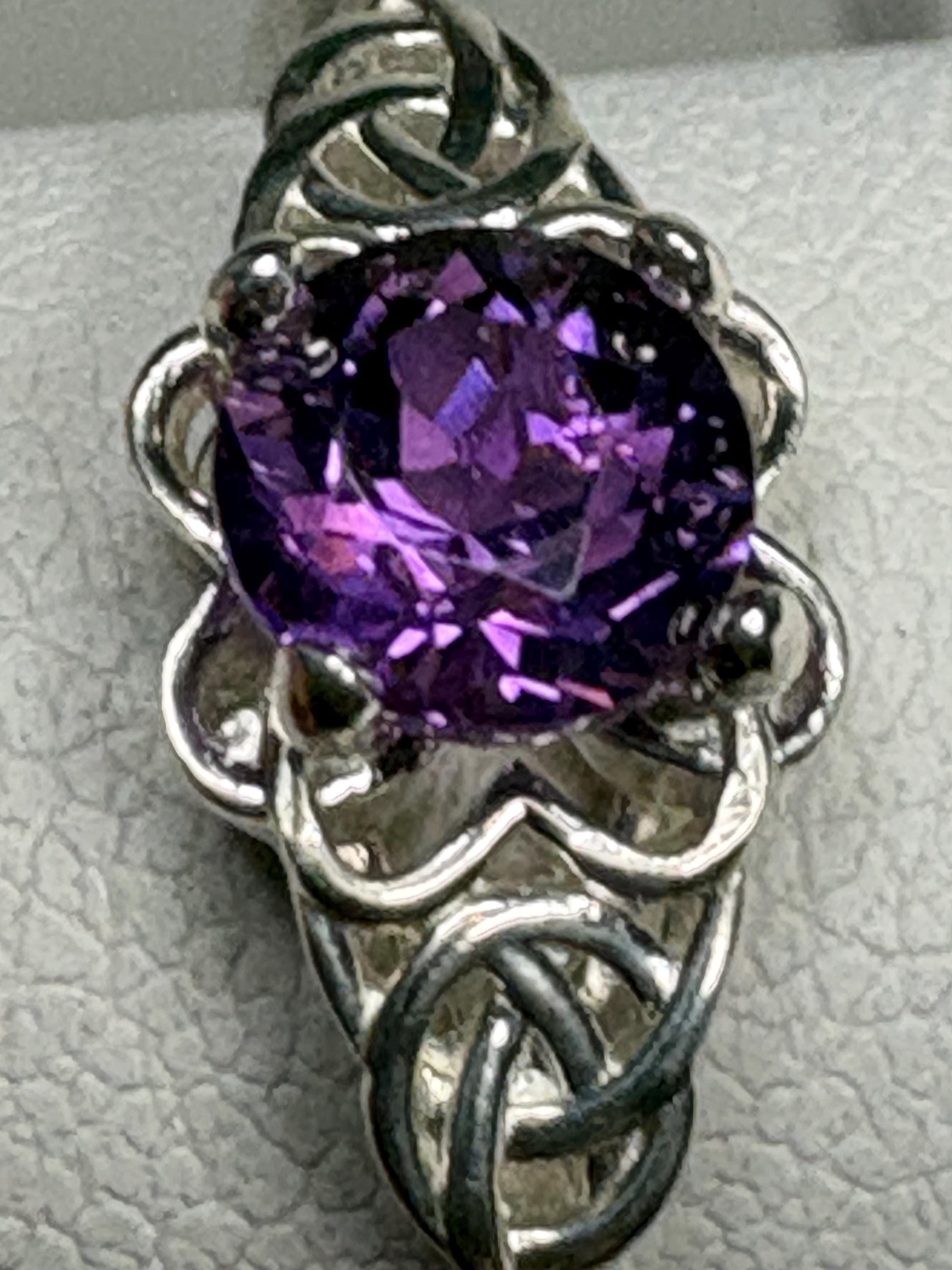Arizona Four Peaks Amethyst Celtic Style Solitaire Ring Sterling Silver size 6.75 - NewLifeJewelryVault