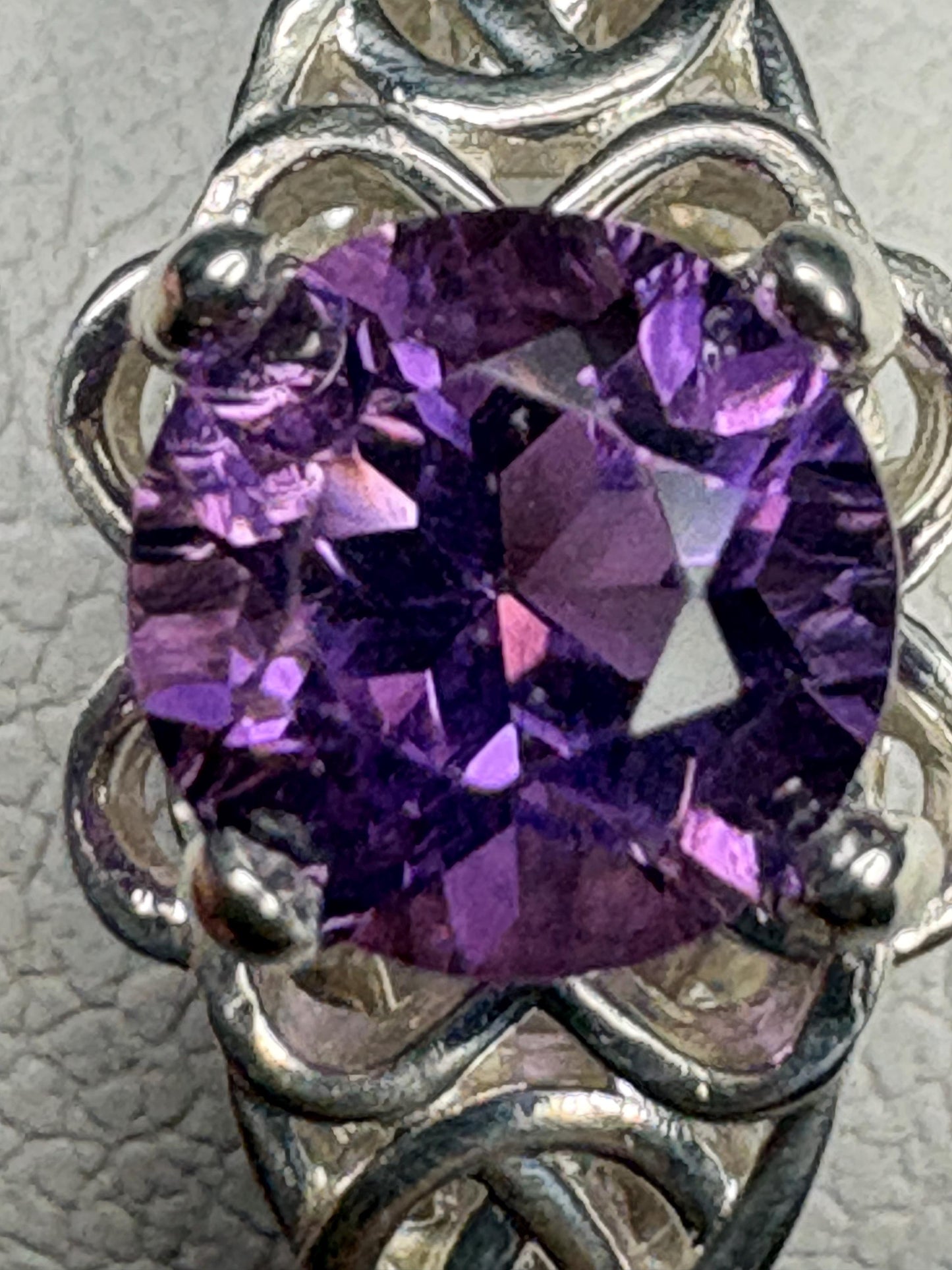 Arizona Four Peaks Amethyst Celtic Style Solitaire Ring Sterling Silver size 6.75 - NewLifeJewelryVault